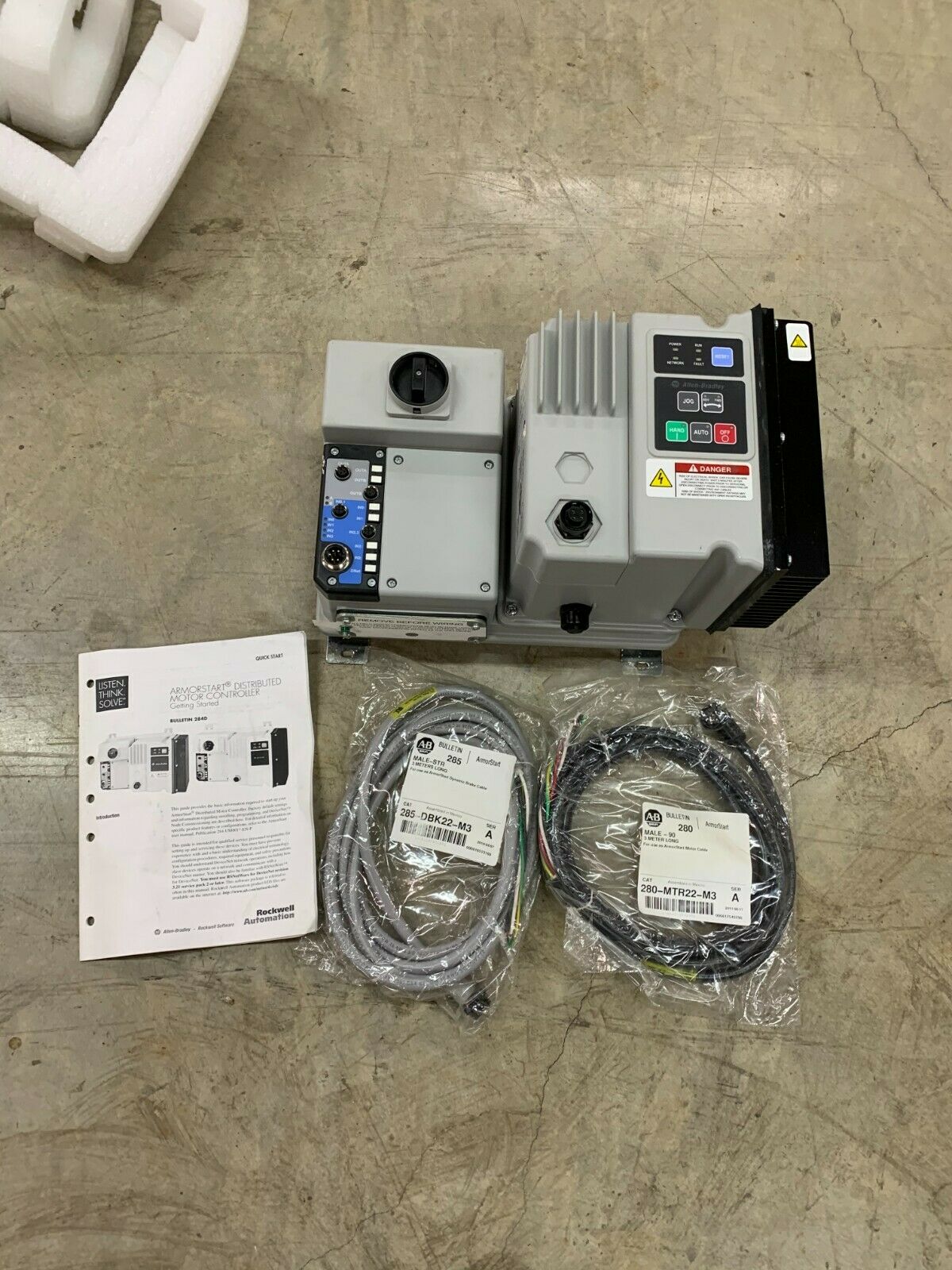 NEW NO BOX ALLEN-BRADLEY ARMORSTART DRIVE AND BASE 284D-FVD2P3Z-10-CR-3-DB-SB-OC