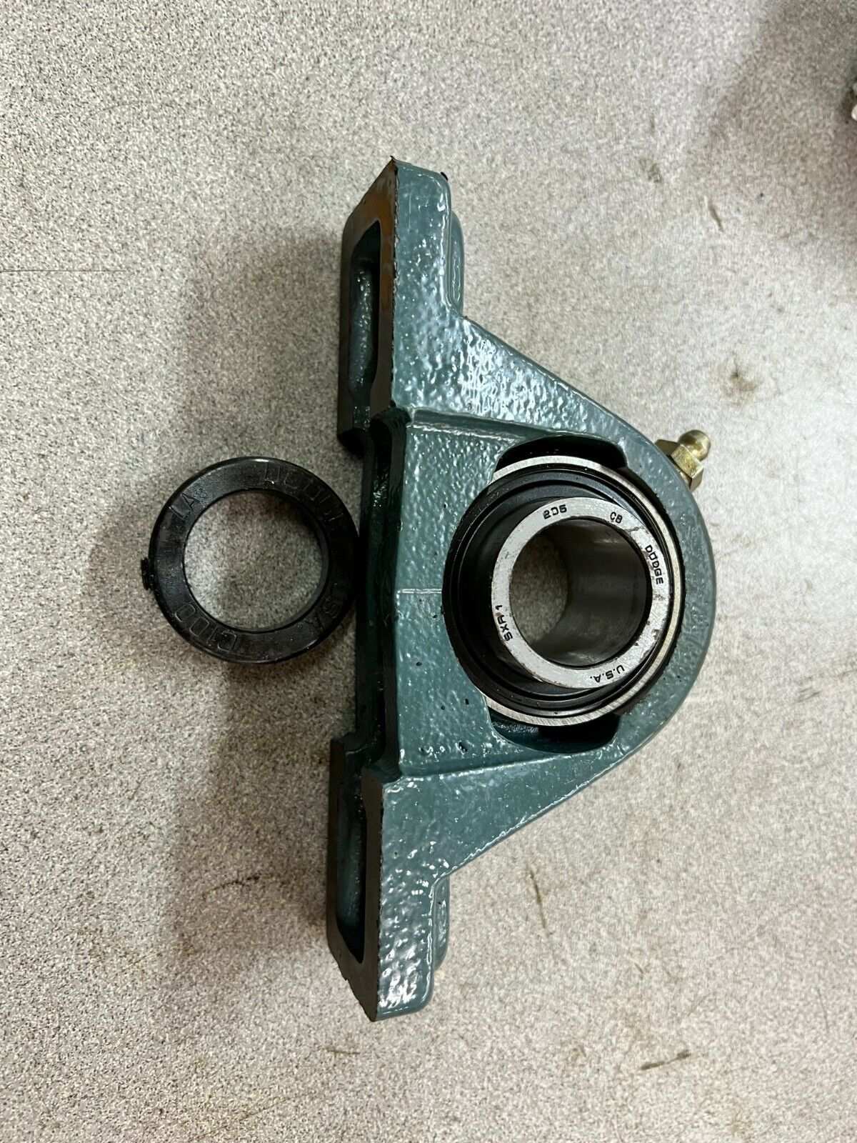 NEW IN BOX DODGE 131805 PILLOW BLOCK BEARING P2B-SXR-100