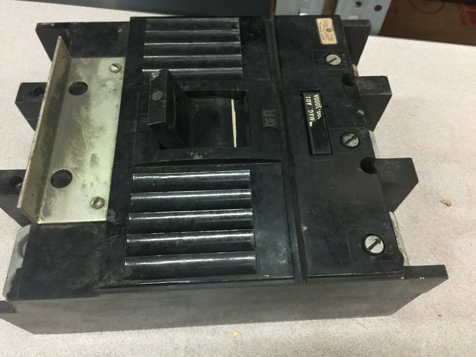 USED GE 300AMP 3POLE 600VAC 900-3000 INSTANTAINOUS TRIP TJJ436300
