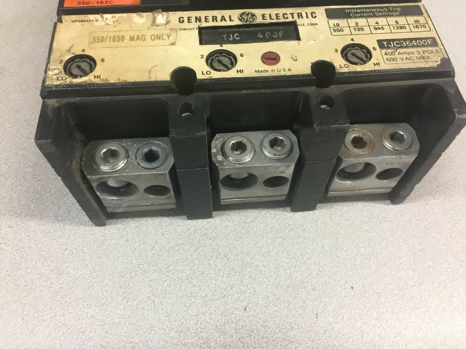 NEW NO BOX GE 400AMP 600VAC 3POLE 550-1670TRIP BREAKER TJC36400F