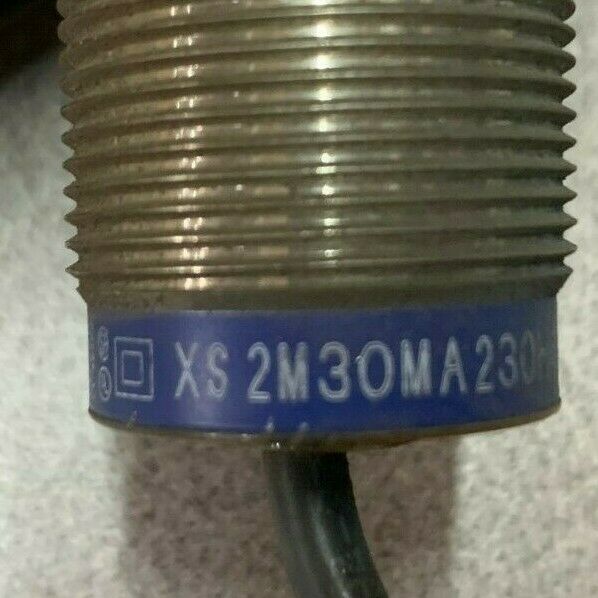 NEW NO BOX TELEMECANIQUE SENSOR XS2M30MA230H4