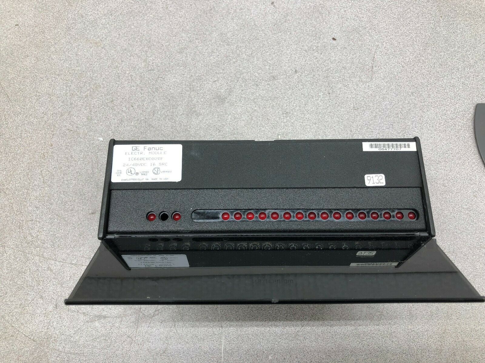 NEW IN BOX GE FANUC GENIUS 24-48 VDC IN/OUT 16 PT SOURCE BLOCK IC660TSD020B