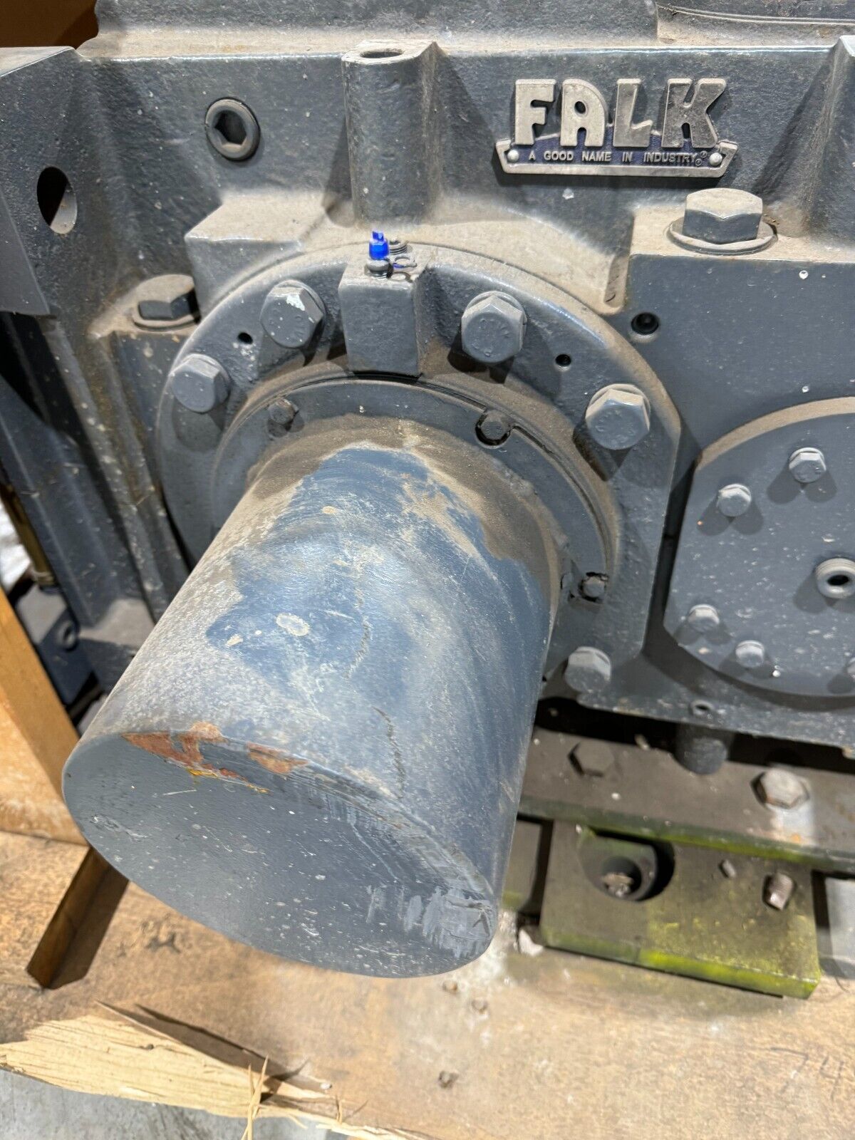 NEW FALK V-CLASS ENCLOSED GEAR DRIVE REDUCER 14.34 RATIO M117VPC2