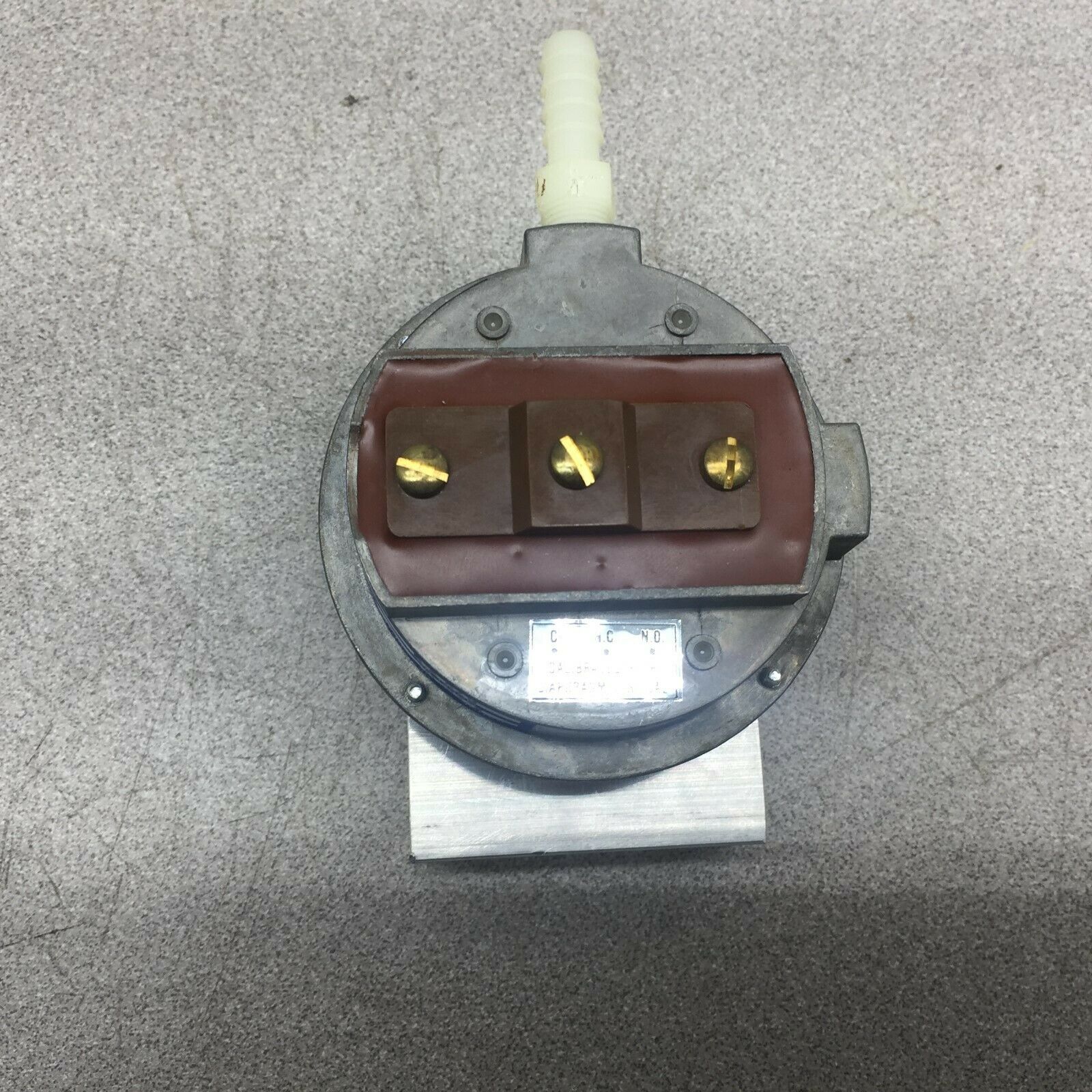 NEW NO BOX BEC CONTROLS 125VAC 15AMP 2-22WC PRESSURE CONTROL SWITCH R70-9-G
