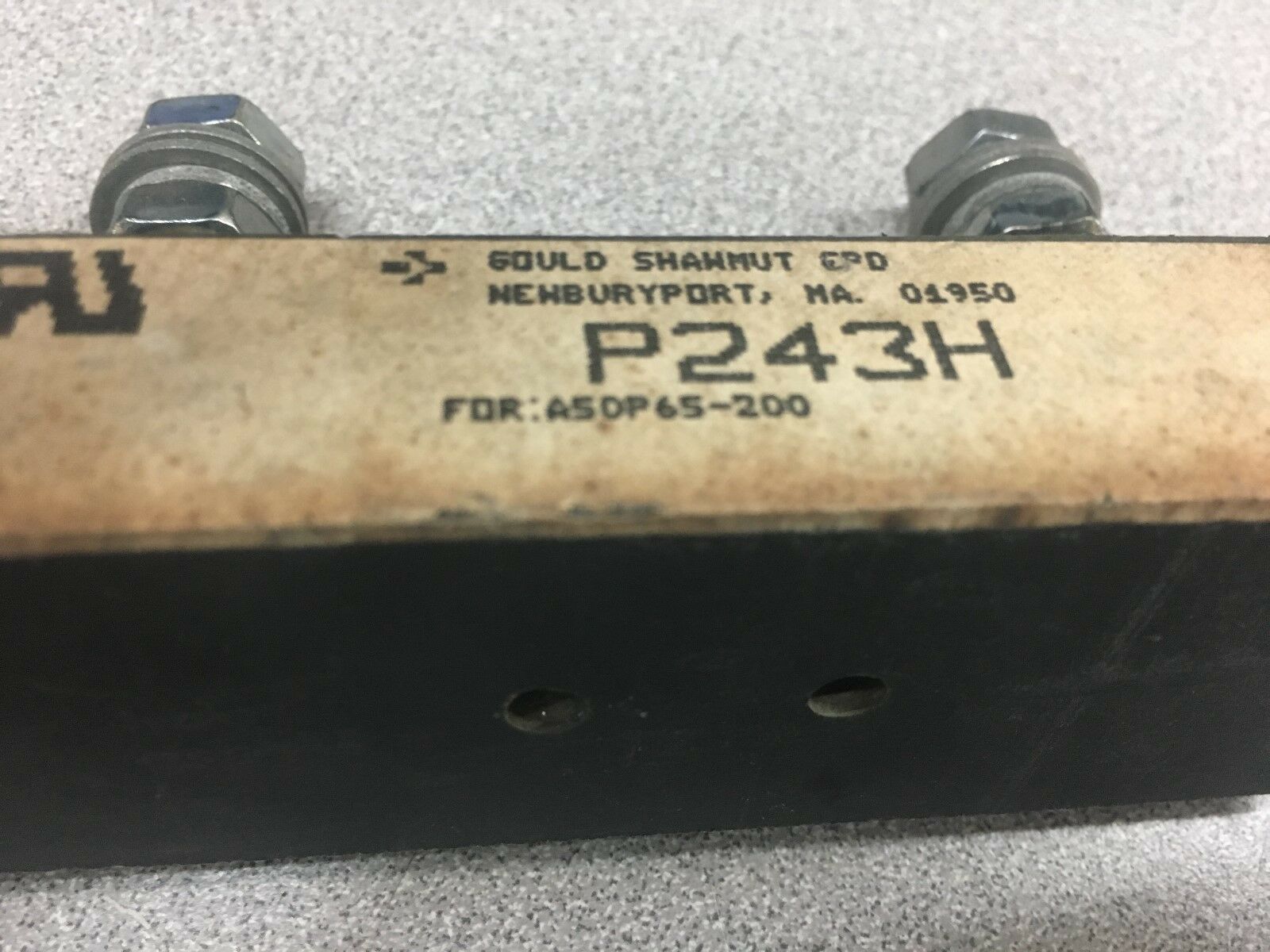 NEW NO BOX GOULD SHAWMUT FUSE BLOCK P243H