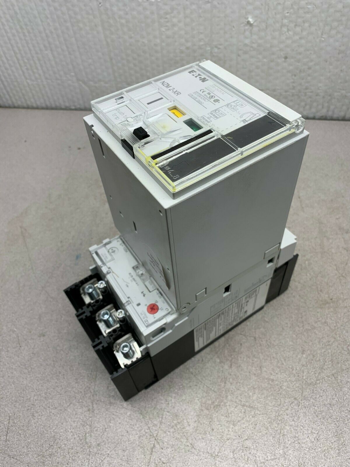 NEW EATON MOELLER 125AMP BREAKER WITH SYNCHRONIZED REMOTE OPERATOR NZM 2-XR