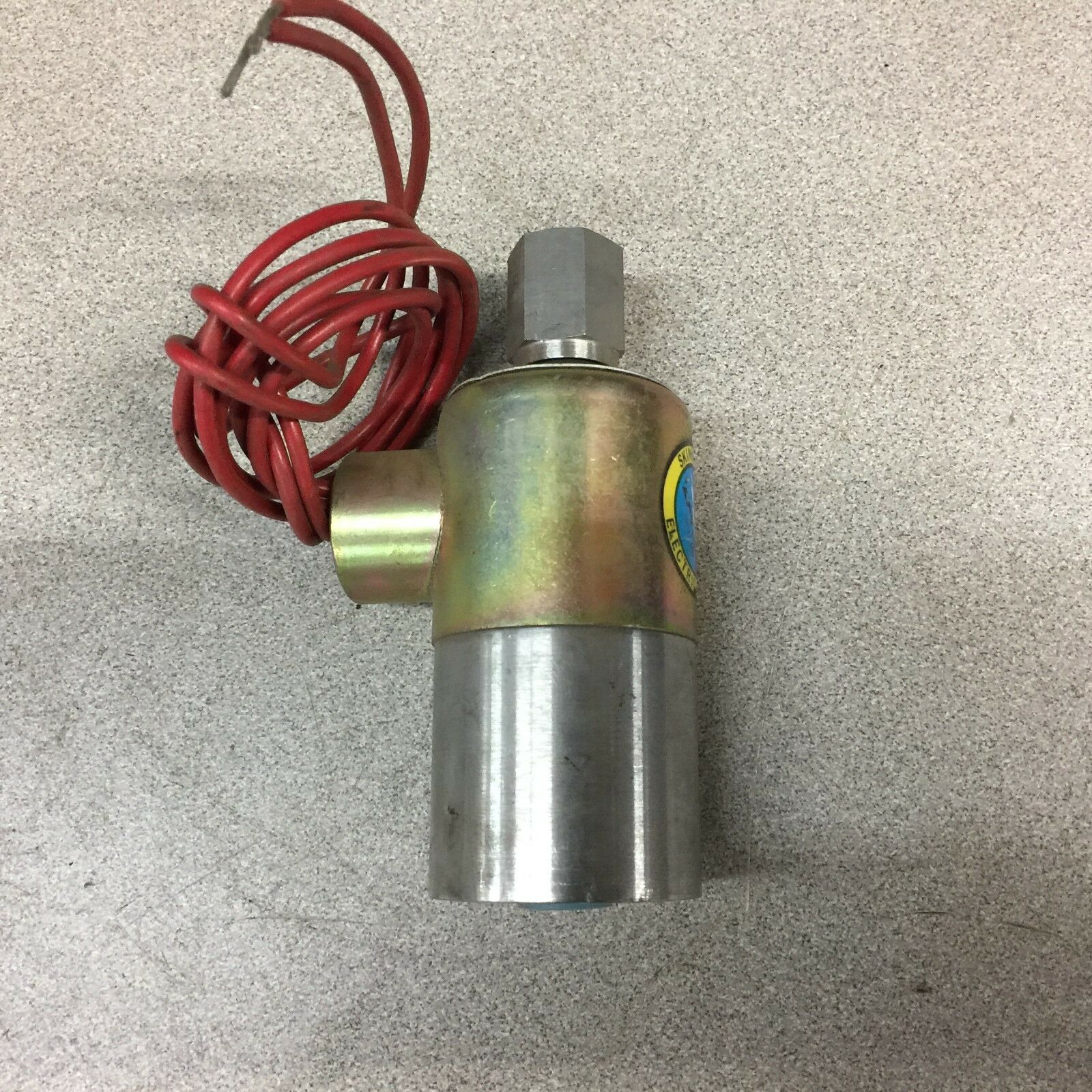 NEW NO BOX SKINNER 150PSI 120VAC SOLENOID VALVE V5D26110CTN D13