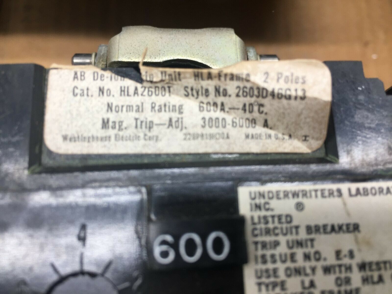 NEW IN DAMMAGED BOX WESTINGHOUSE 600 AMP 2 POLE 600 VAC WITH MAG TRIP LA2600F /