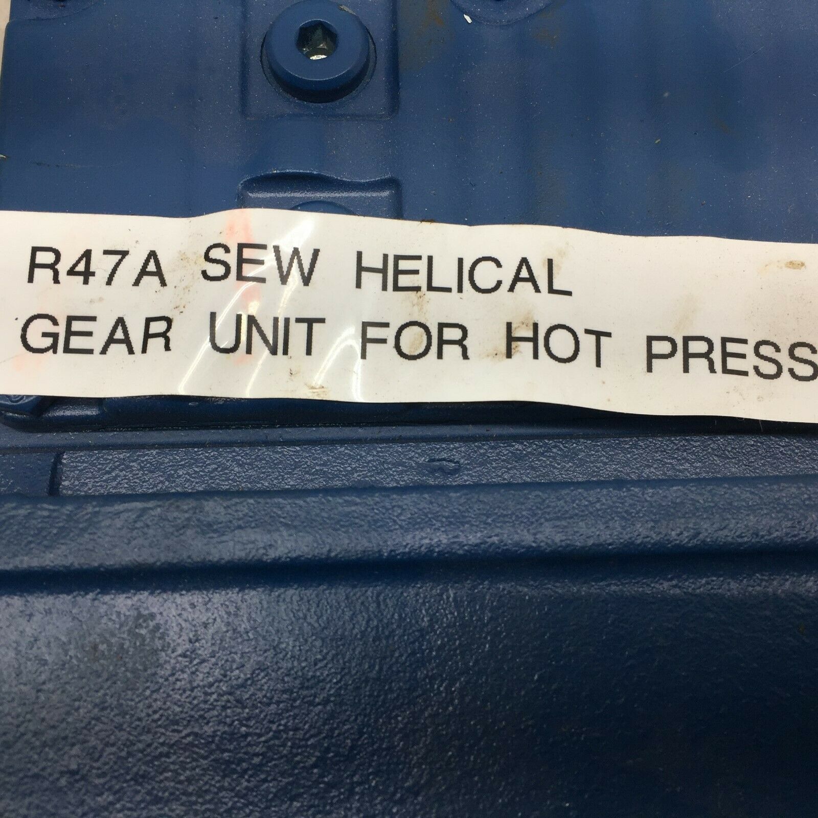 NEW NO BOX SEW-EURODRIVE 29.88:1 RATIO 1750 RPM HELICAL GEAR REDUCER R47/A