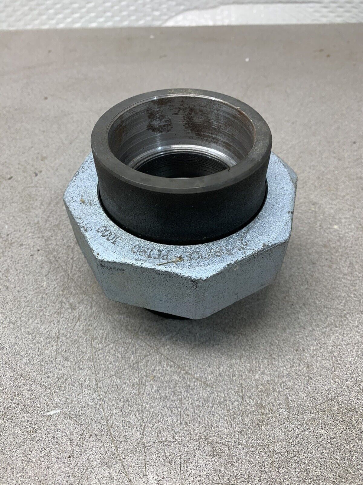 NEW PETRO 2" 3000 THREADED SPLIT COUPLING UNION FITTING A105