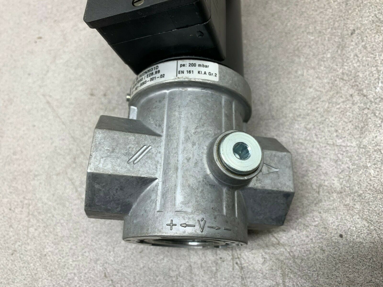 NEW IN BOX KROM SCHRODER GAS SOLENOID VALVE VG 25 R02NM31D