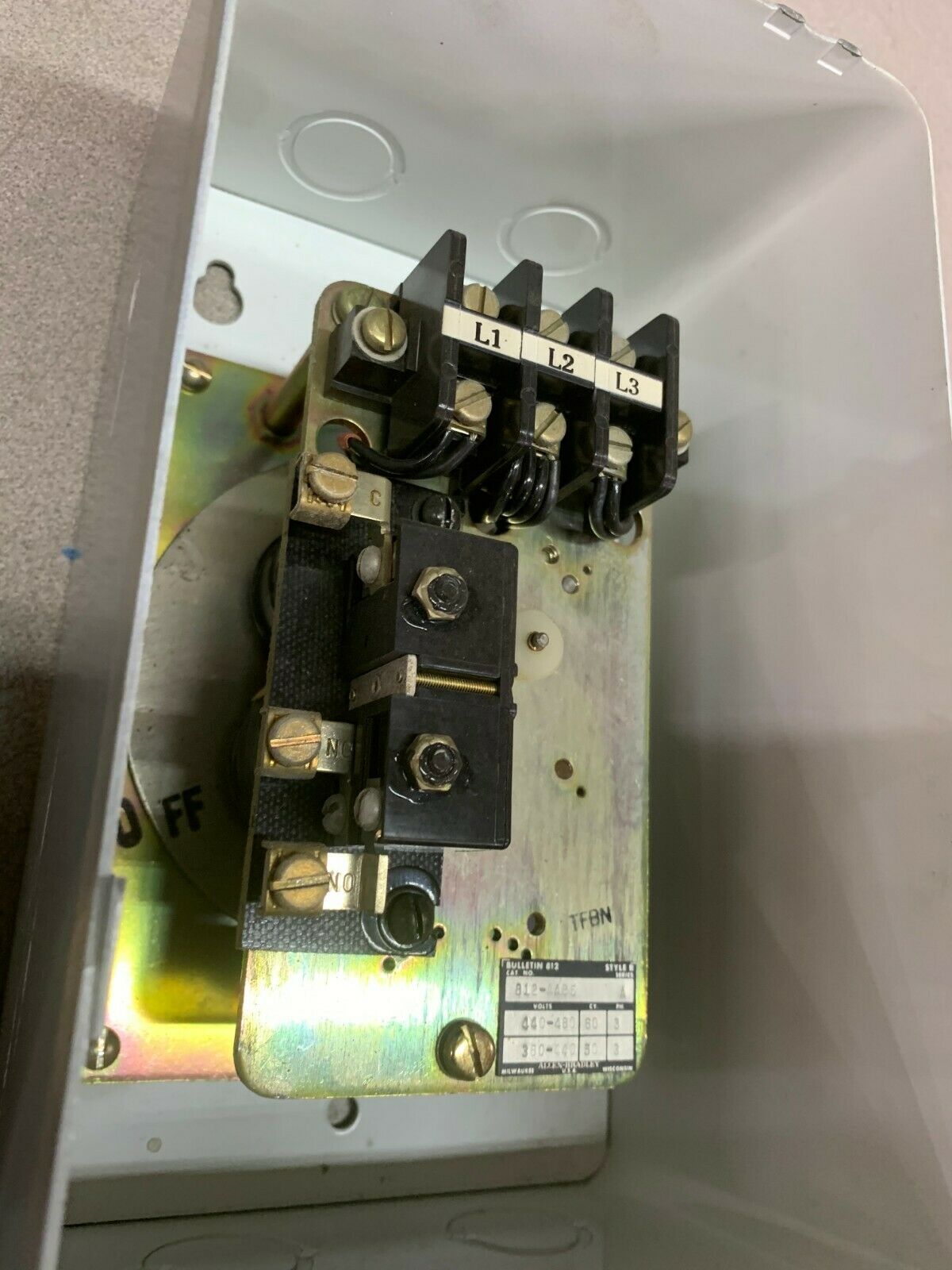 NEW NO BOX ALLEN-BRADLEY RELAY 812-AAB5 SERIES A