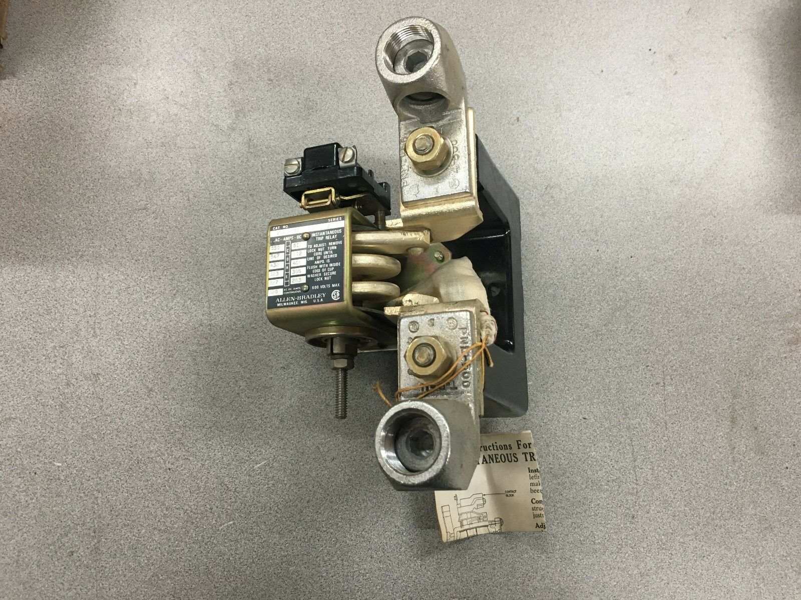 NEW NO BOX ALLEN-BRADLEY INSTANTANEOUS TRIP CURRENT RELAY 809-A28E SERIES A