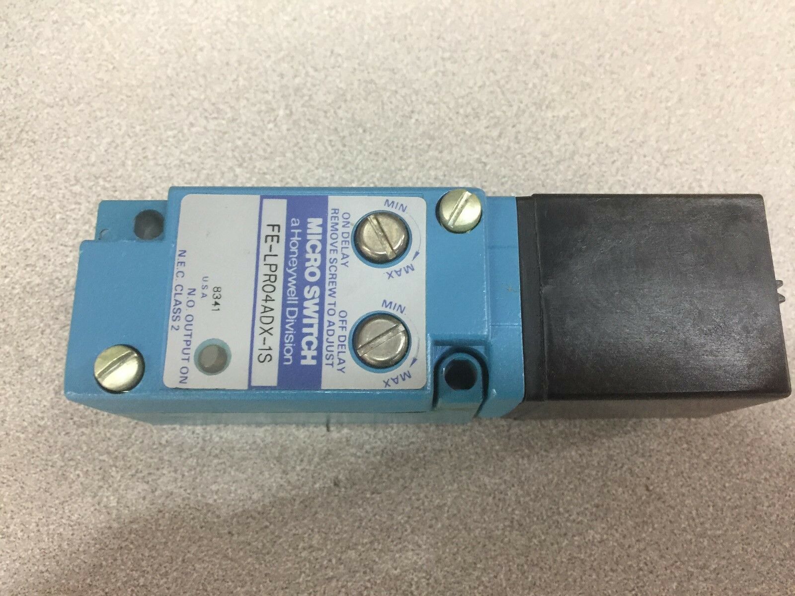 NEW IN BOX HONEYWELL PHOTOELECTRIC SENSOR WITH ON/OFF DELAY FE-LPR04ADX-1S