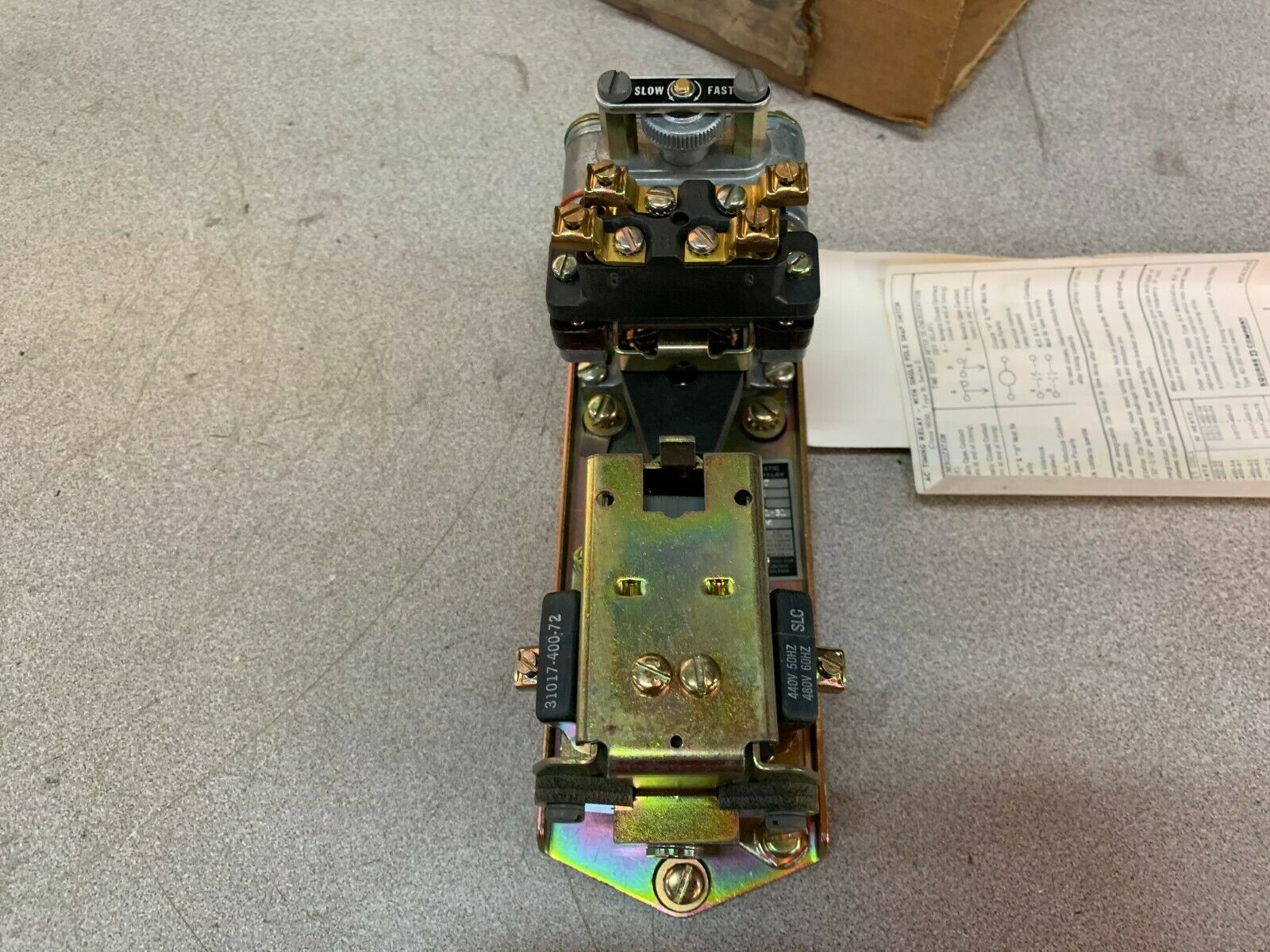 NEW SQUARE D PNEUMATIC TIMING RELAY 9050 B01E SERIES E