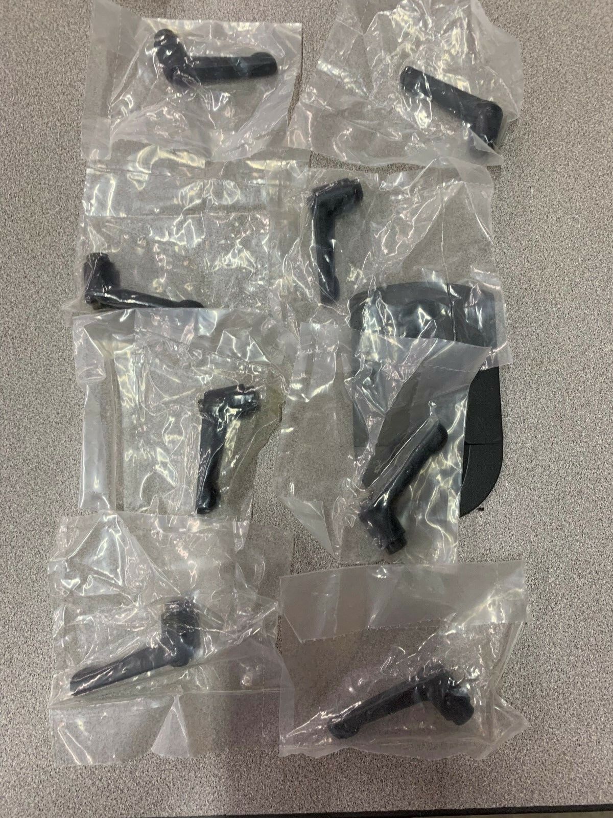 NEW IN BAG LOT OF 8 UNBRANDED LEVER 1TA01K