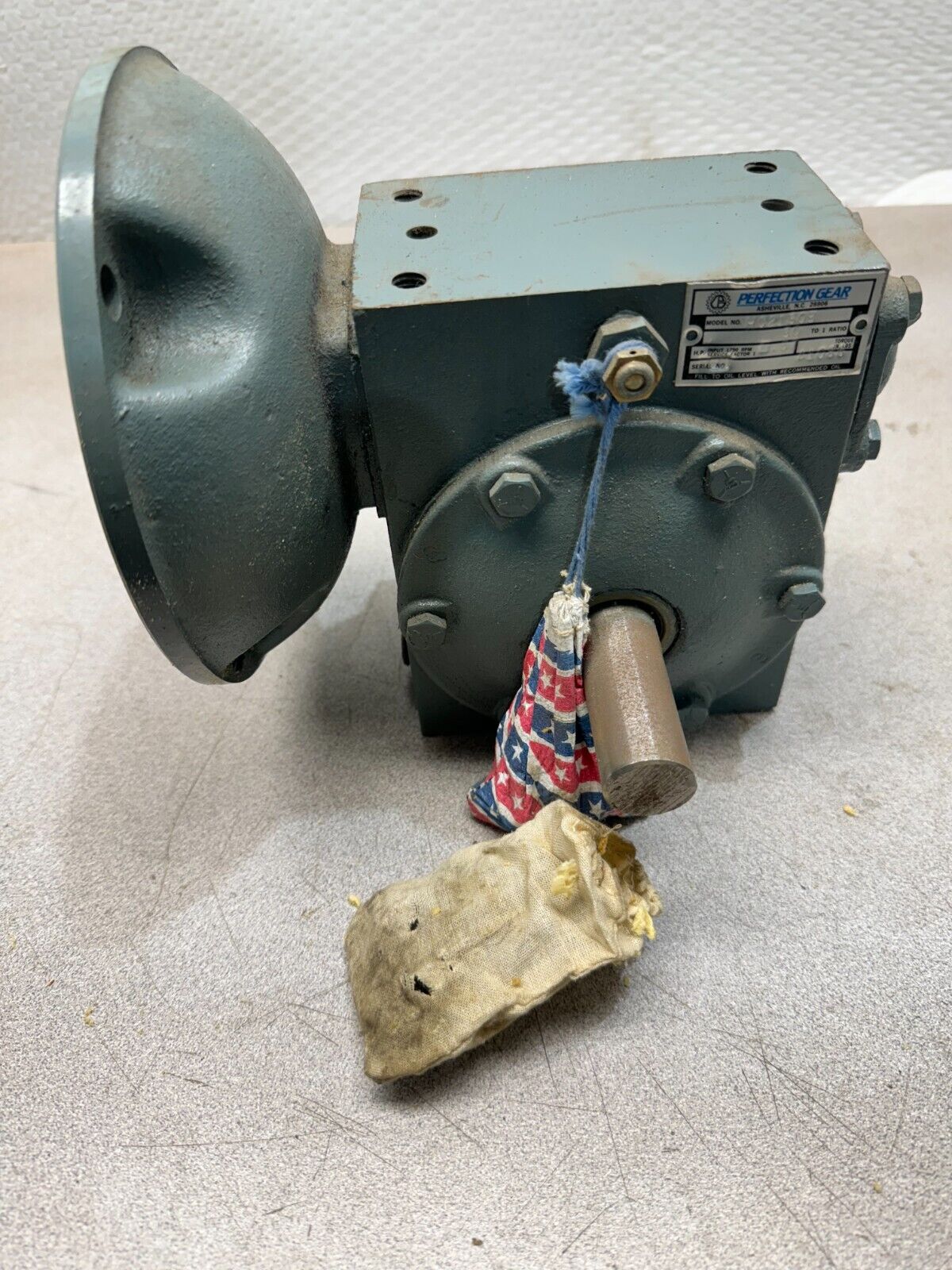 NEW NO BOX PERFECTION GEAR 301 RATIO SPEED REDUCER HC2130B