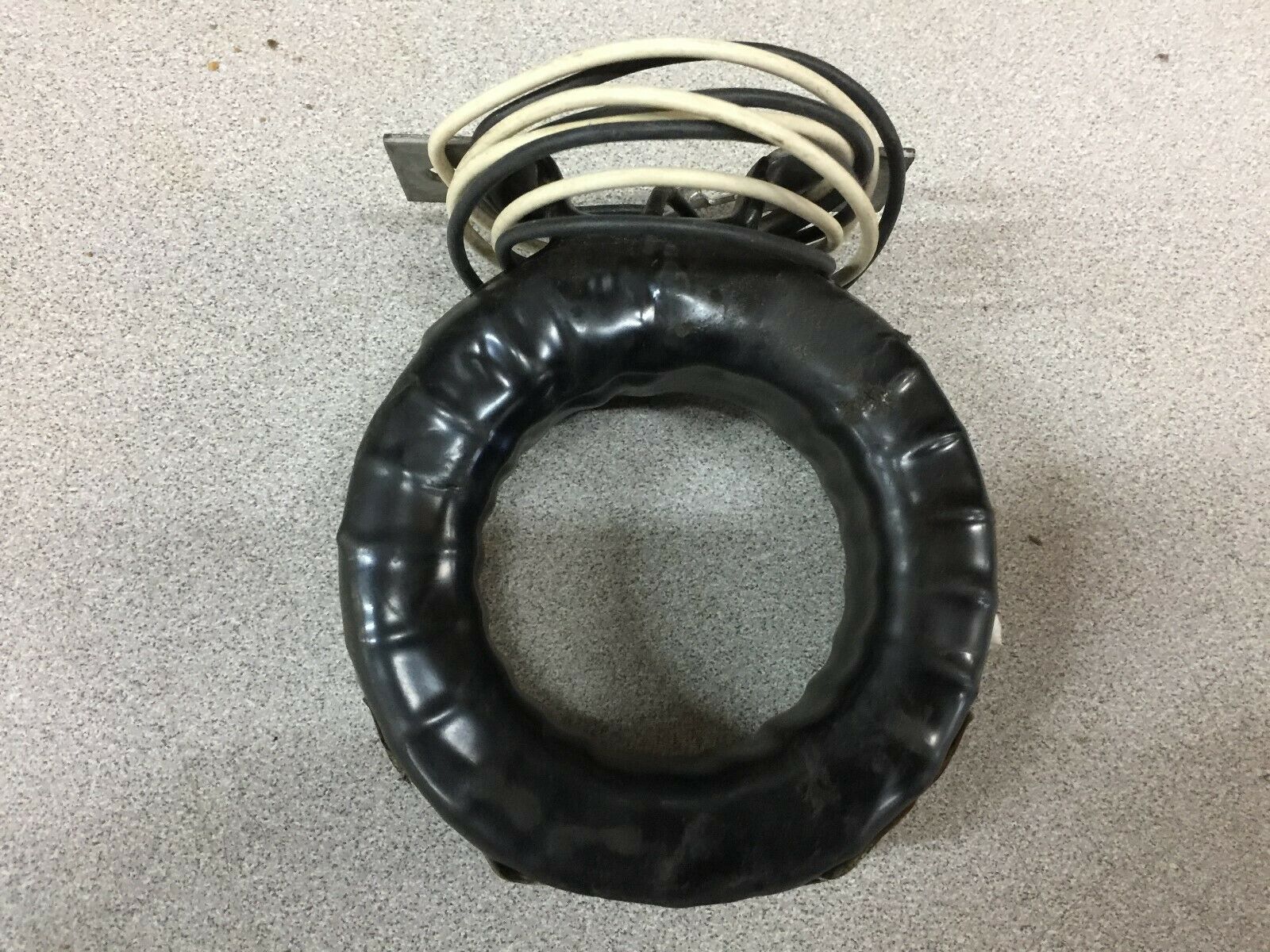NEW NO BOX LINE POWER 100/5 1KV CURRENT TRANSFORMER 95-2001-01