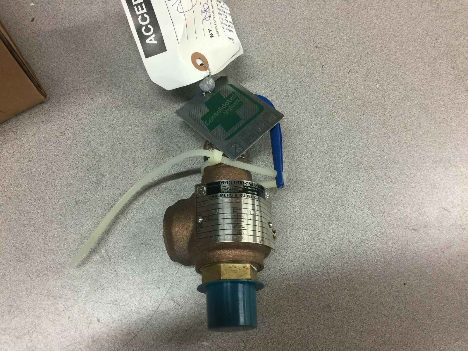 NEW IN BOX CONSOLIDATED 3/4" MNPT 20PSI PRESSURE RELIEF VALVE 1541D-21-BR