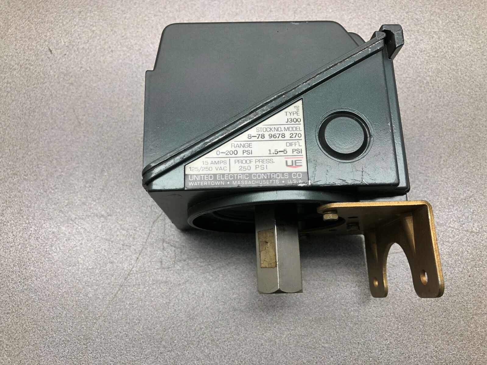 NEW NO BOX UE J300 0-200 PSI RANGE PRESSURE SWITCH 8-78 9678 270