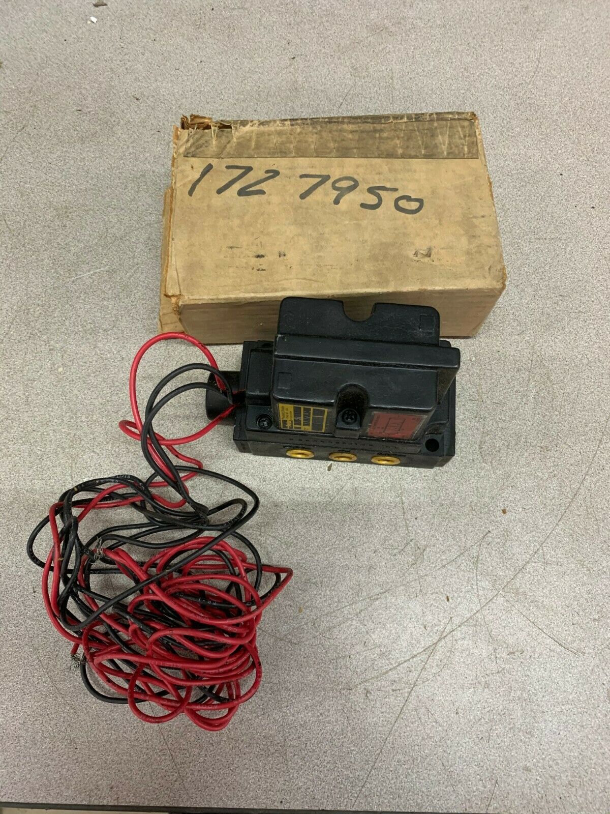 USED PARKER PNEUMATIC VALVE SS40402501M2