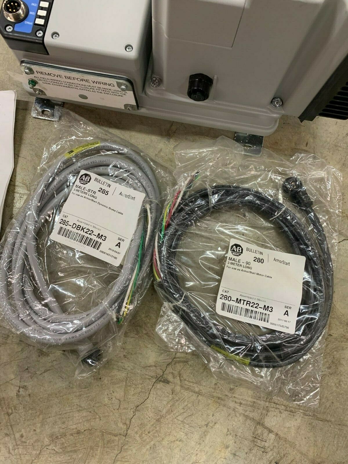 NEW NO BOX ALLEN-BRADLEY ARMORSTART DRIVE AND BASE 284D-FVD2P3Z-10-CR-3-DB-SB-OC