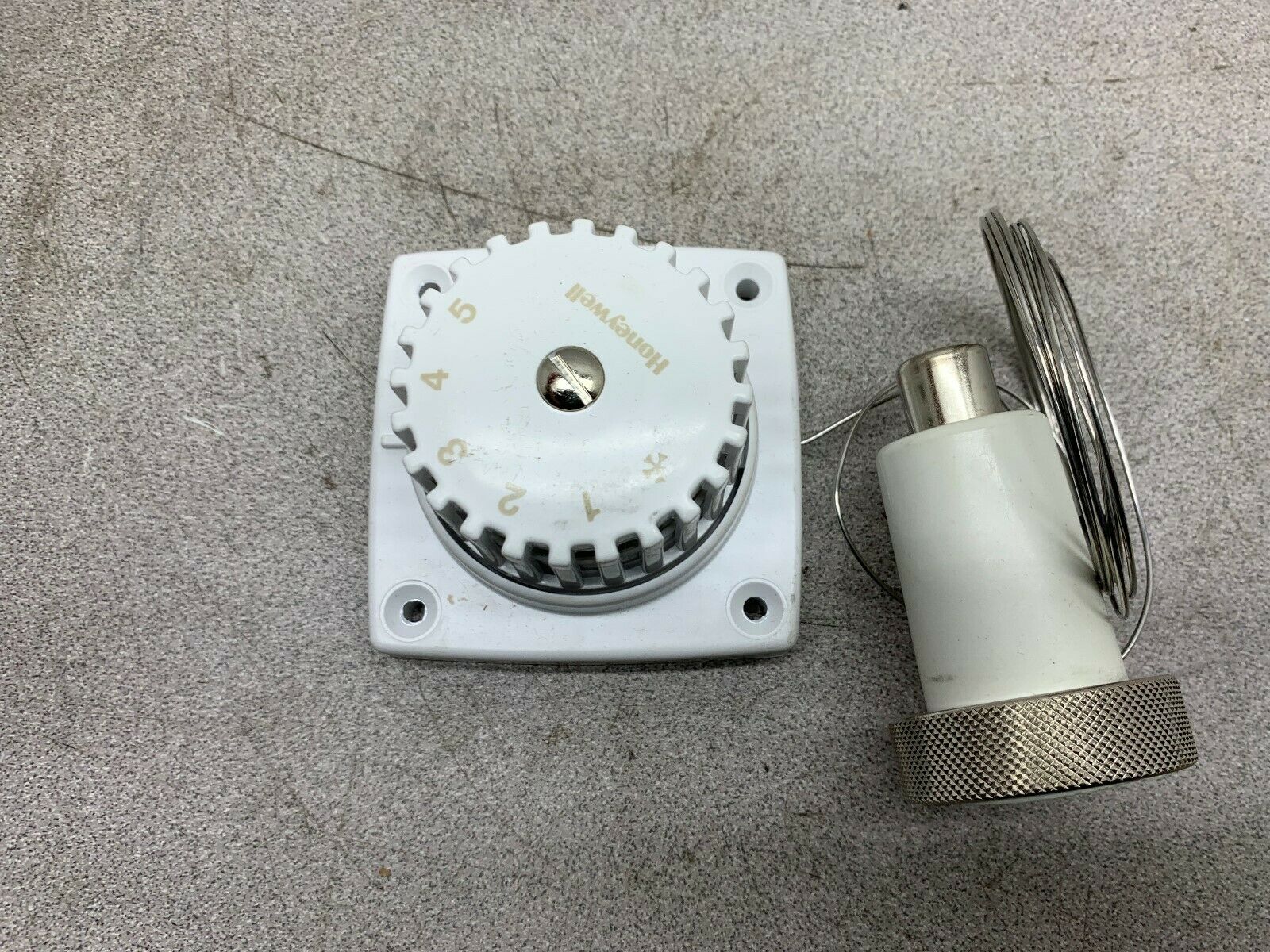 NEW IN BOX HONEYWELL ACTUATOR HWT5086B1007