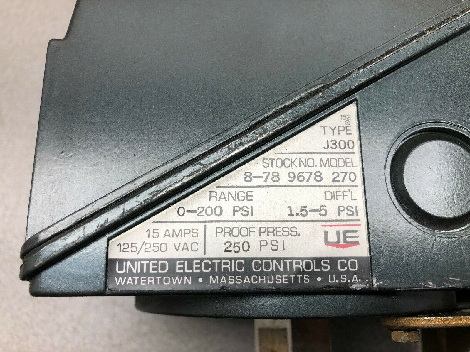 NEW NO BOX UE J300 0-200 PSI RANGE PRESSURE SWITCH 8-78 9678 270
