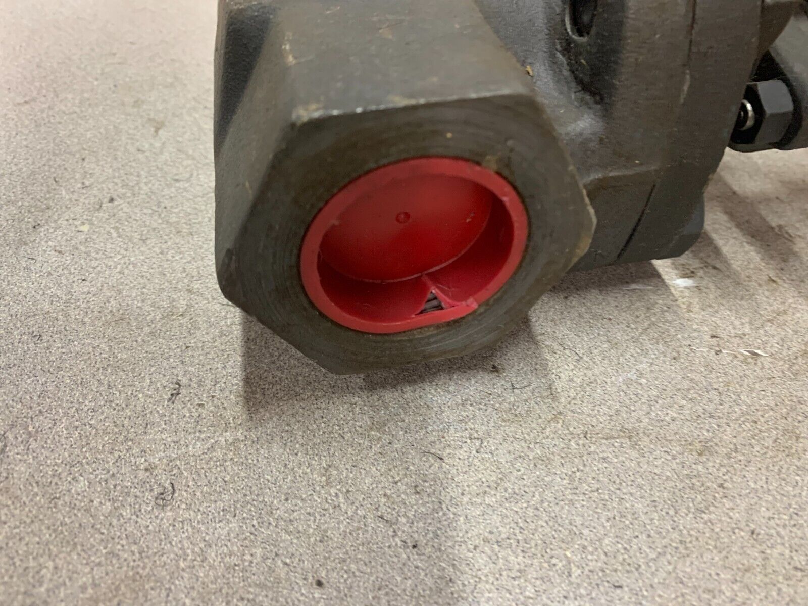 NEW NO BOX ANVIL PRODUCTS 1-1/4" GATE VALVE 800PSI. FIG. 811