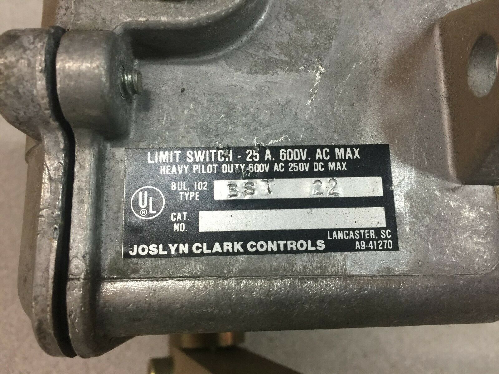 NEW NO BOX JOSLYN CLARK 25AMP 600VAC PILOT DUTY LIMIT SWITCH 102-BST 22