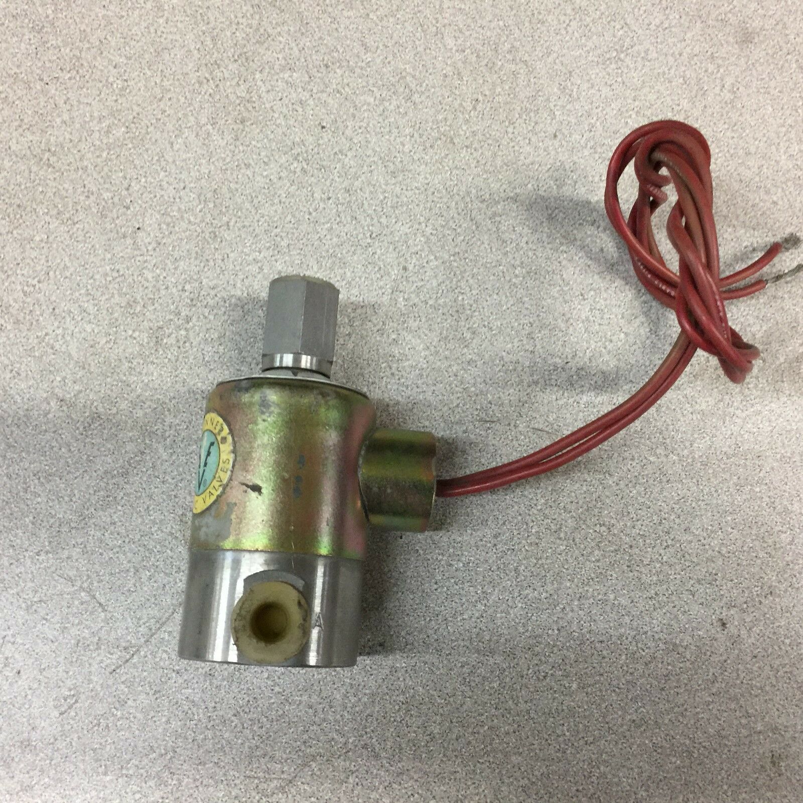 NEW NO BOX SKINNER 1/8NPT 50PSI 120VAC SOLENOID VALVE V53DB2050