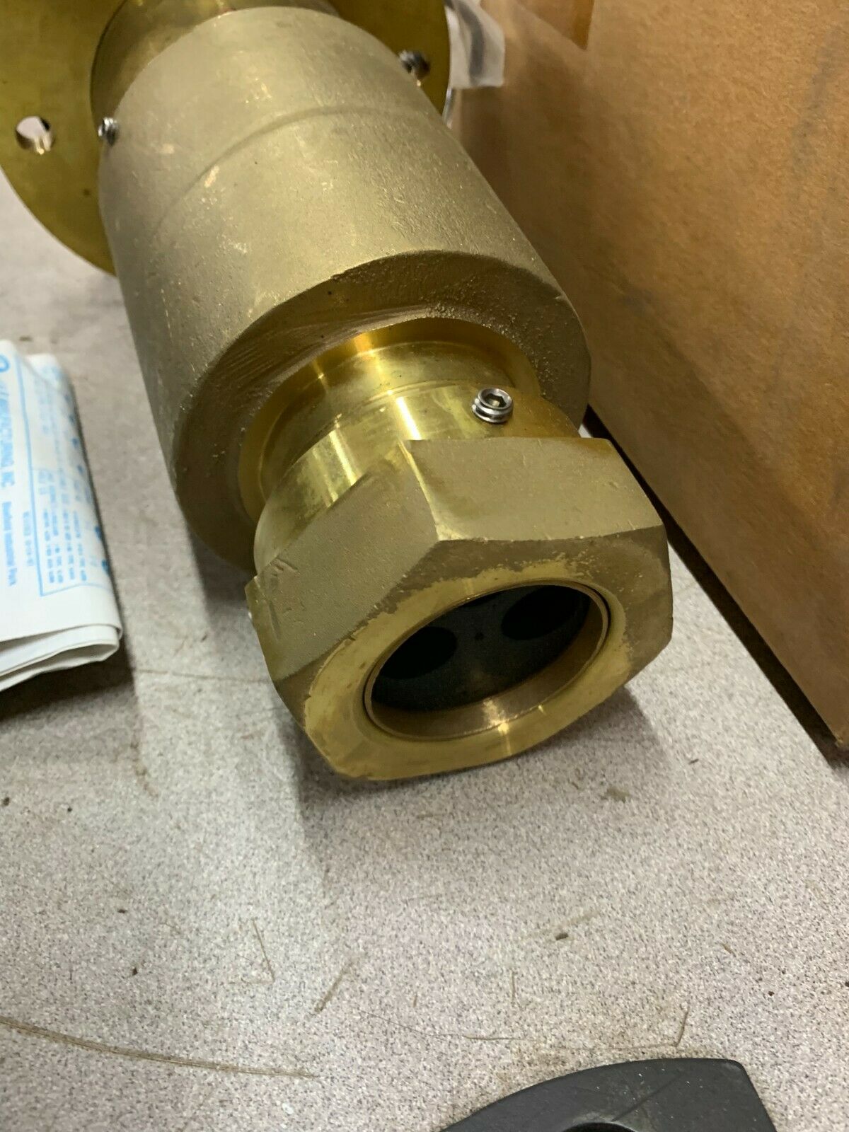 NEW J&R MANUFACTURING JR-2000R RECEPTACLE AB2000RRA-C2