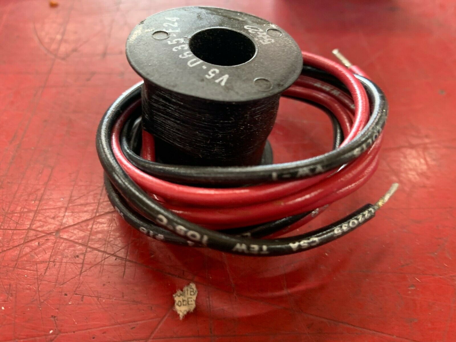 NEW IN BOX SKINNER SOLENOID COIL V5-H730-R24