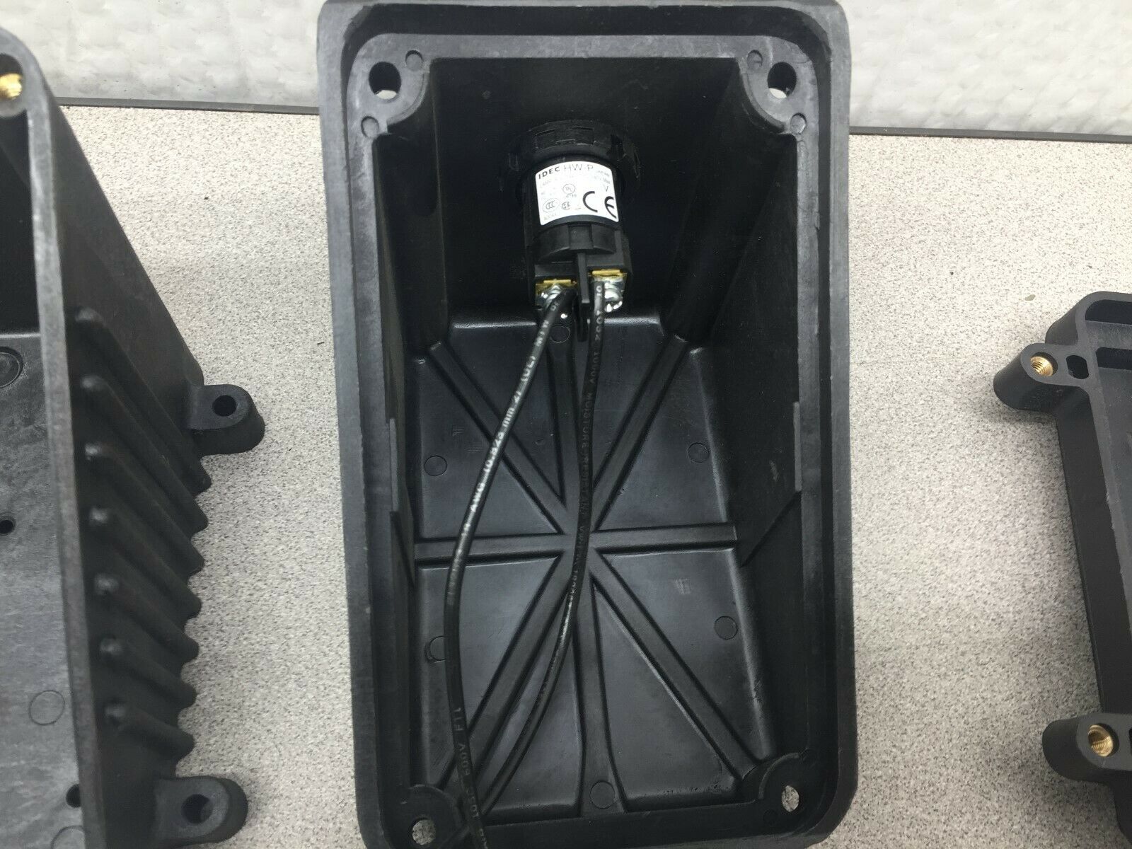 NEW IN BOX CHROMALOX SPLICE AND TEE END SEAL WITH LED INDICATOR LIGHT RTST-SL1 E