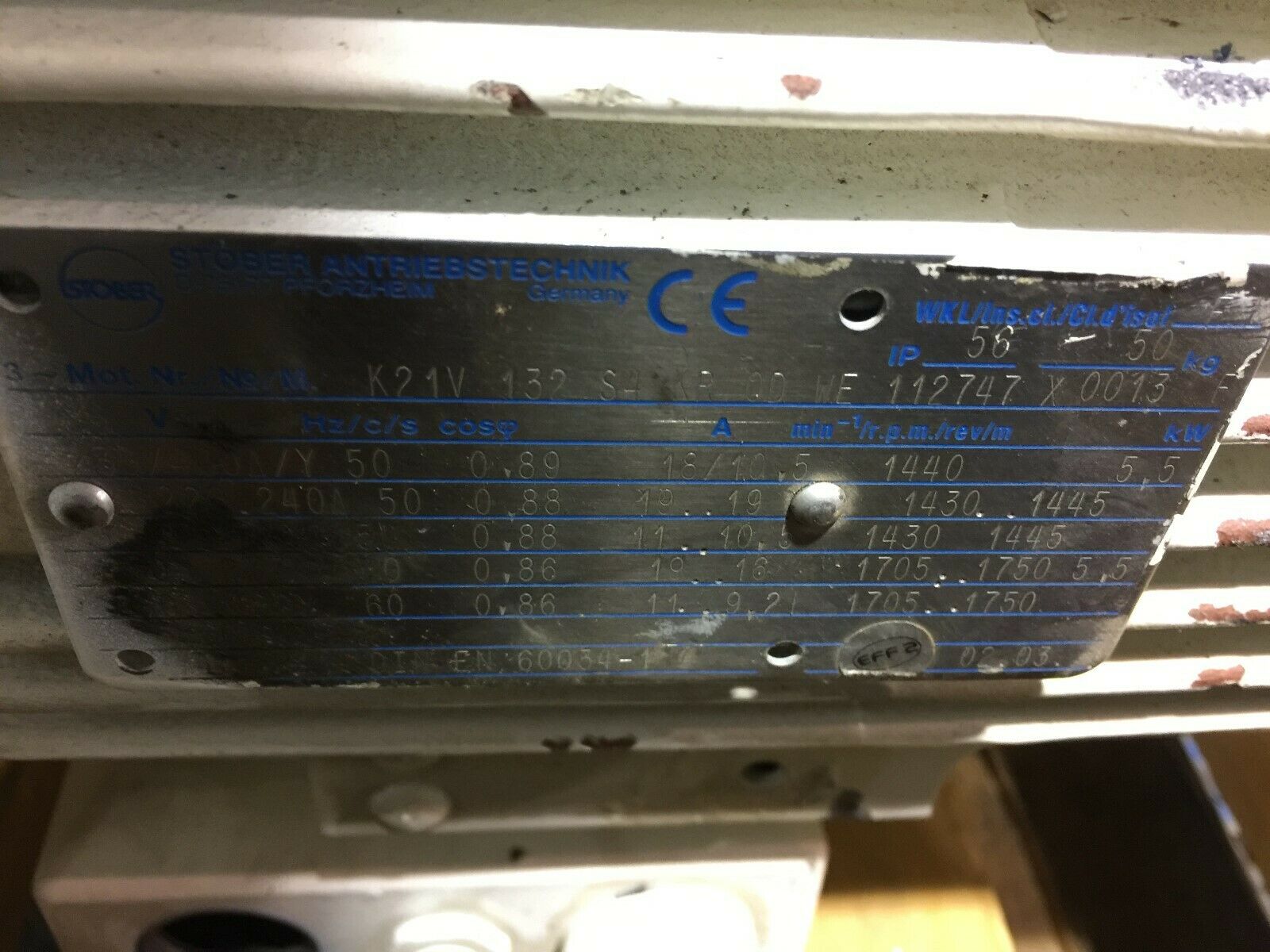 NEW NO BOX 240/480VAC 19/11AMPS 5.5KW MOTOR 49.55:1 ANGLED GEARBOX K21V 132 84 K