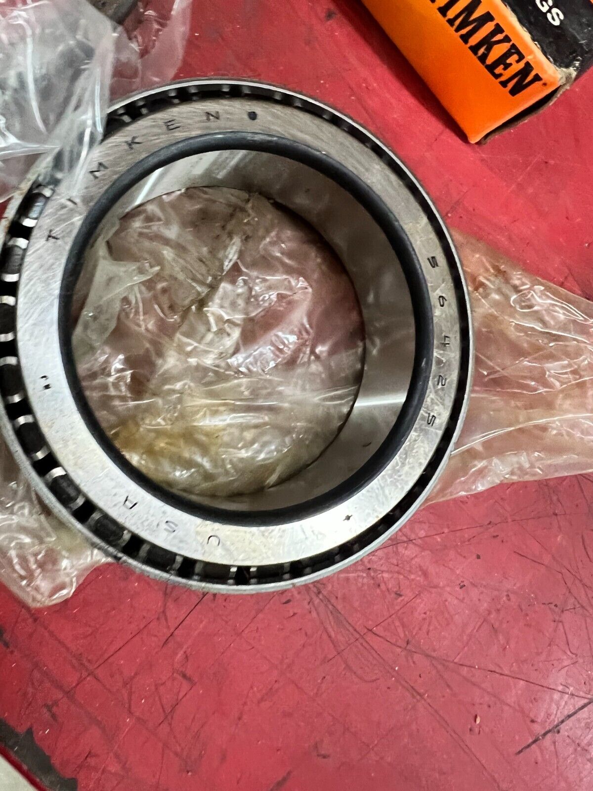 NEW IN BOX TIMKEN BEARING AND RACE 56650 56425