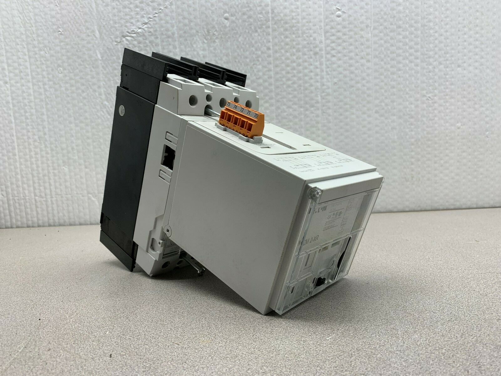 NEW EATON MOELLER 100AMP BREAKER WITH SYNCHRONIZED REMOTE OPERATOR NZM 2-XR