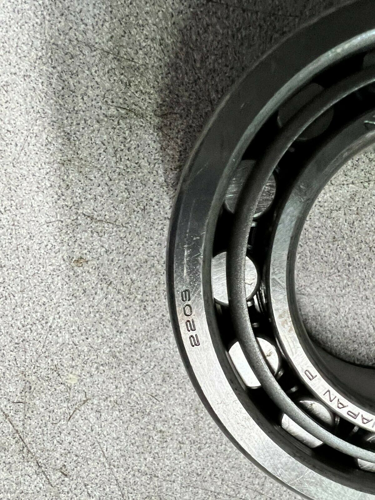 NEW IN BOX NSK 2209 NU2209 CYLINDRICAL ROLLER BEARING NJ2209W