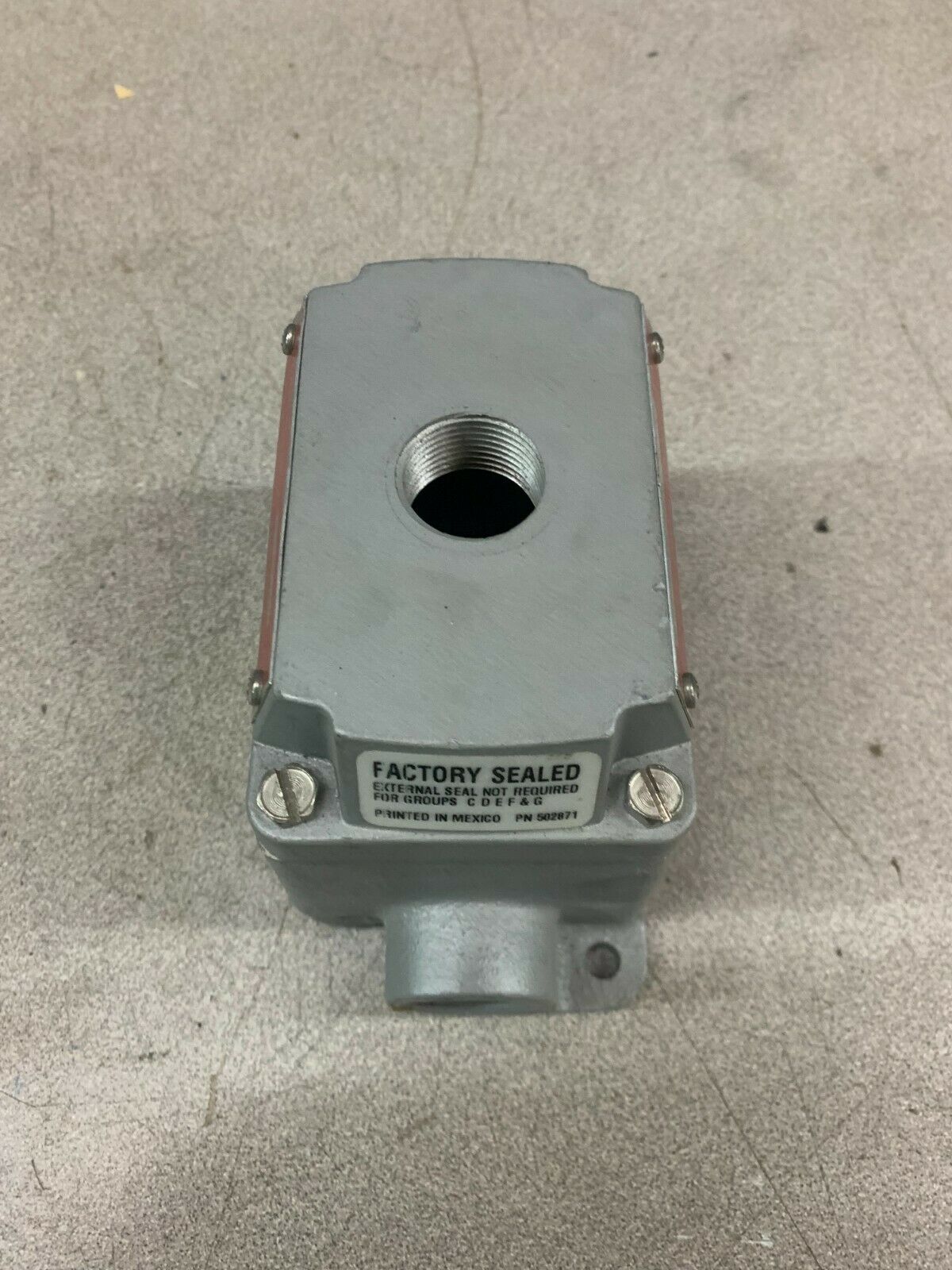 NEW NO BOX APPELTON PUSH BUTTON ENCLOSURE EFDB175UM1 M