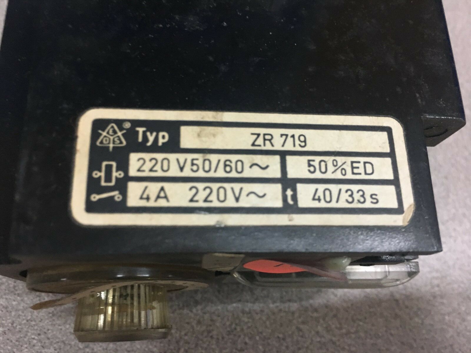 NEW NO BOX DOLD ZR719