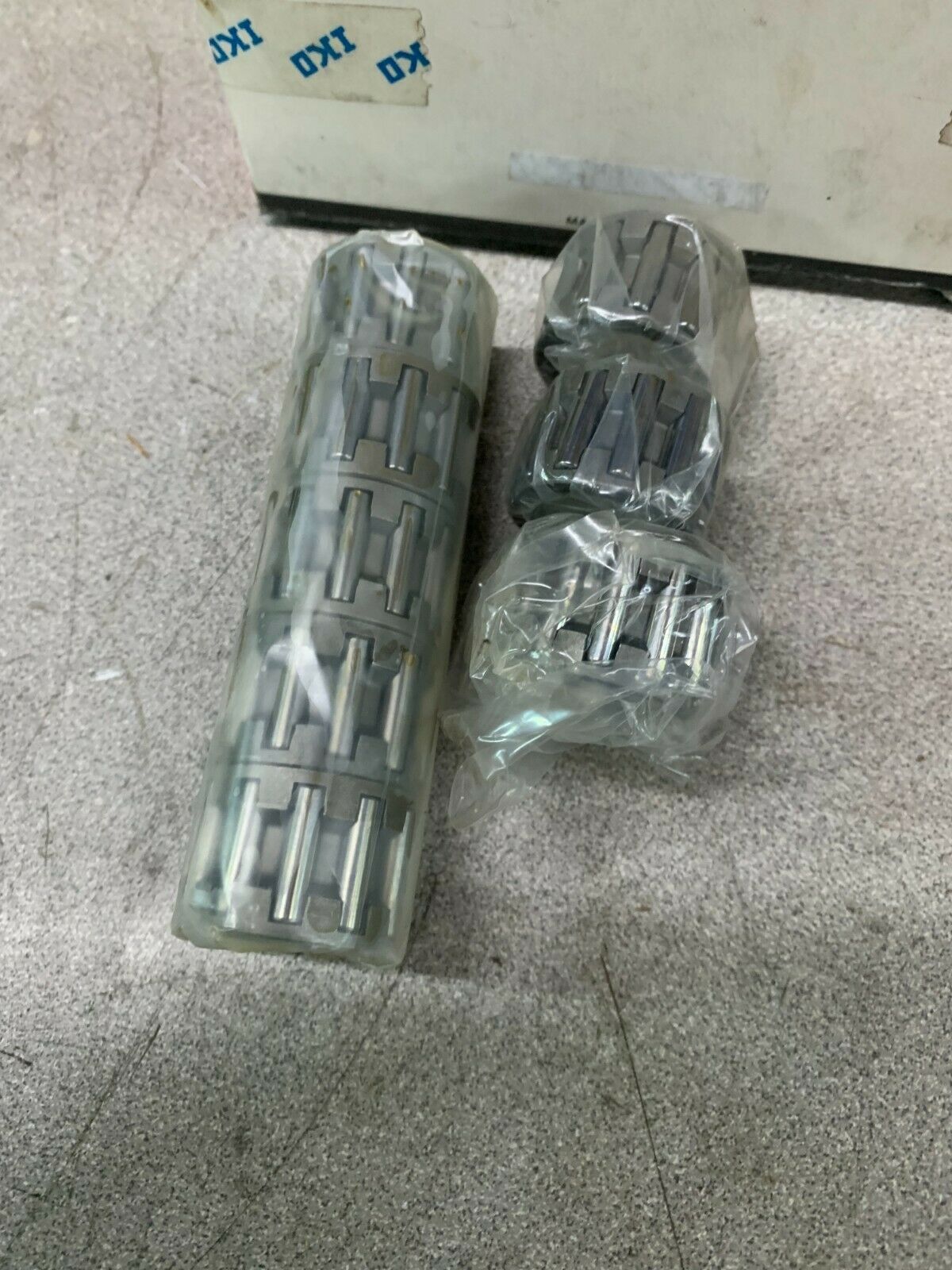 NEW BOX OF 8 IKO NEEDLE BEARING CAGES KT 202820 C3