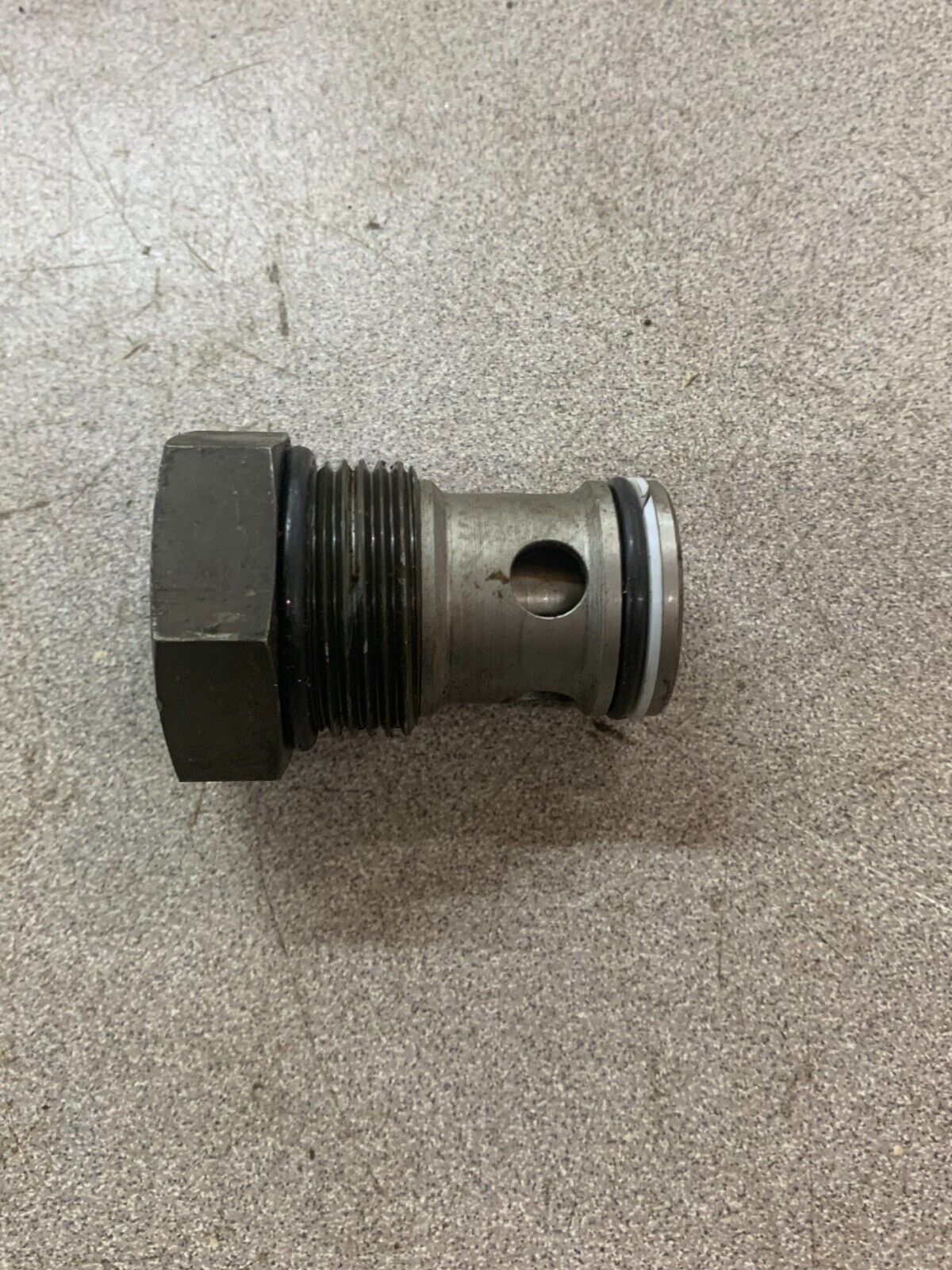 NEW NO BOX SUN HYDRAULICS CP102B0005 VALVE CP102 B0 005