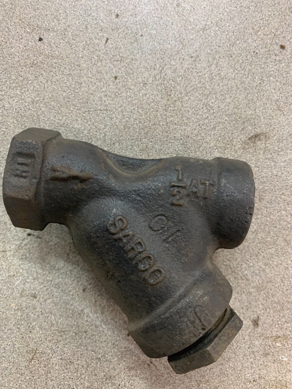 NEW NO BOX SARCO 250 1/2" Y-STRAINER