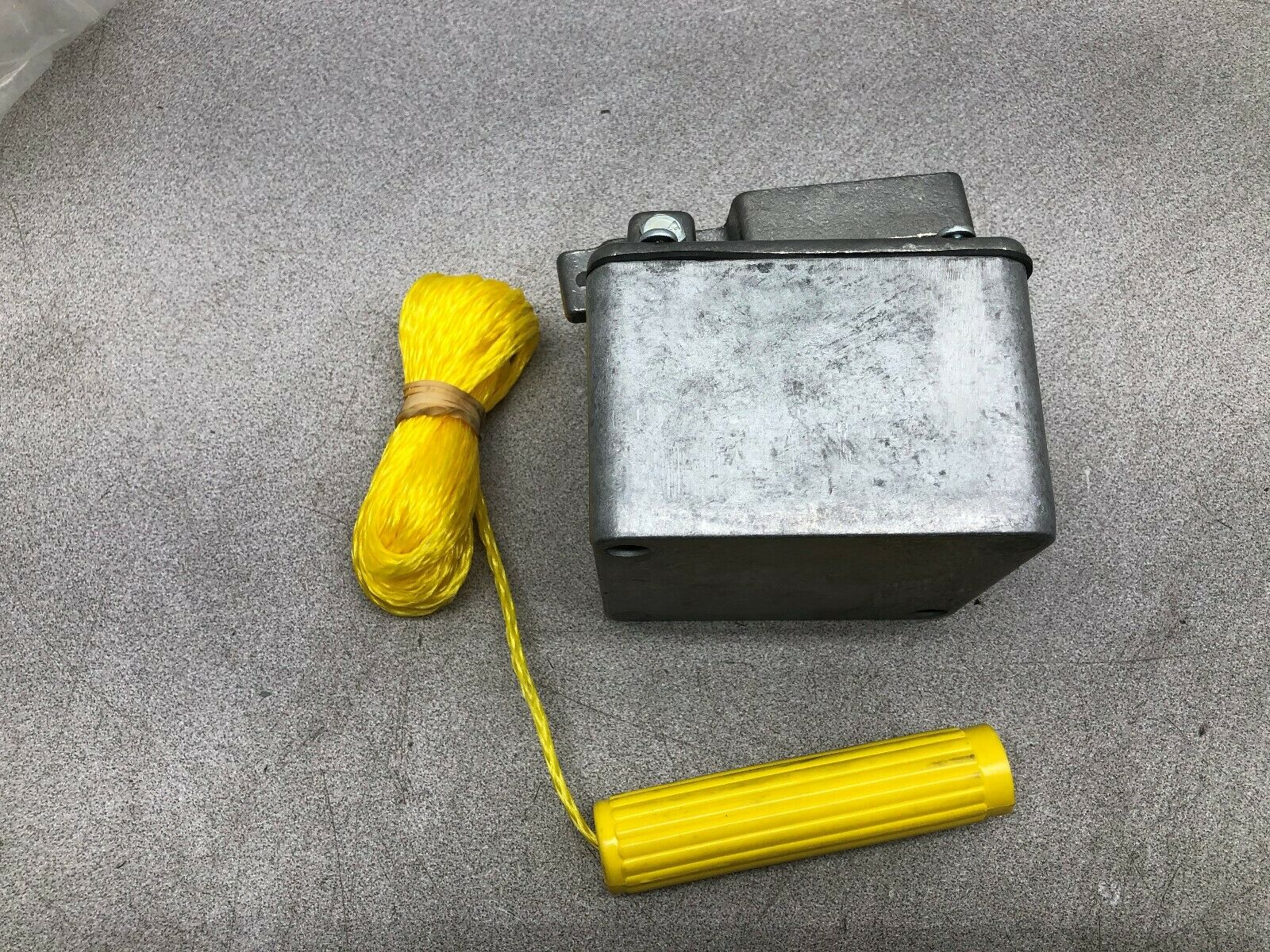 NEW NO BOX GLEASON PILOT DUTY 240 VAC PULL SWITCH CP-1