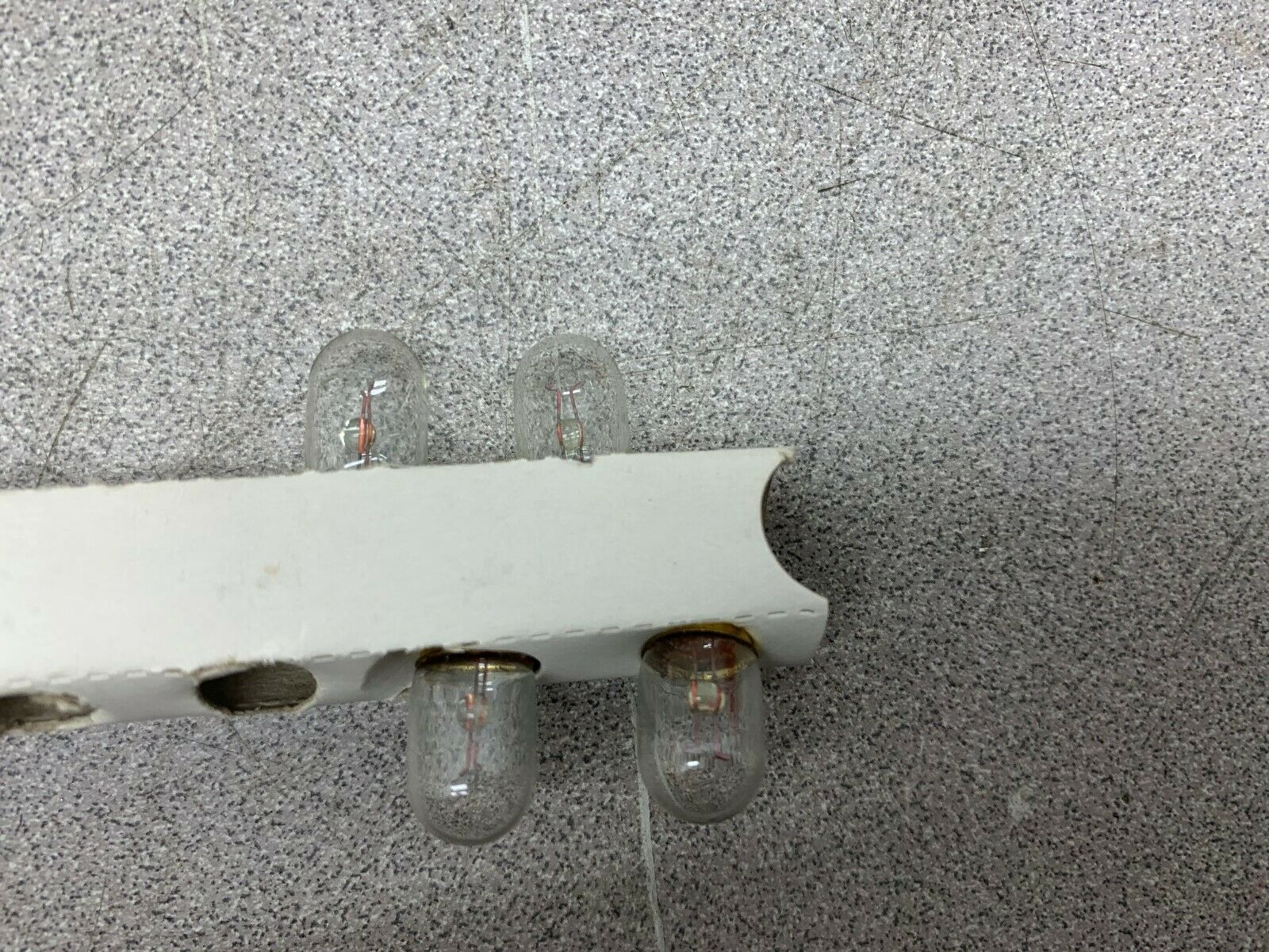 BOX OF 4 NEW IN BOX CEC BULB 1866