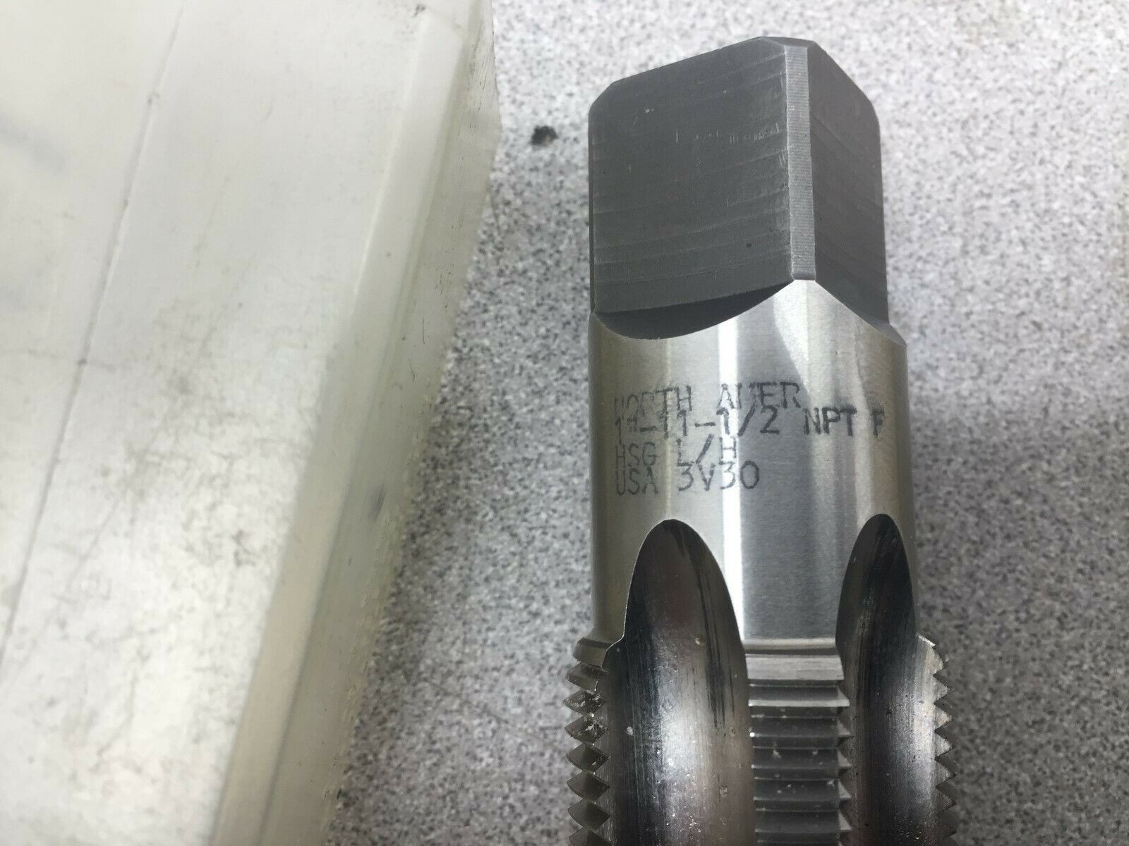 NEW IN BOX NORTH AMER 1" 1 1/2 NPT PIPE TAP USA 3V30