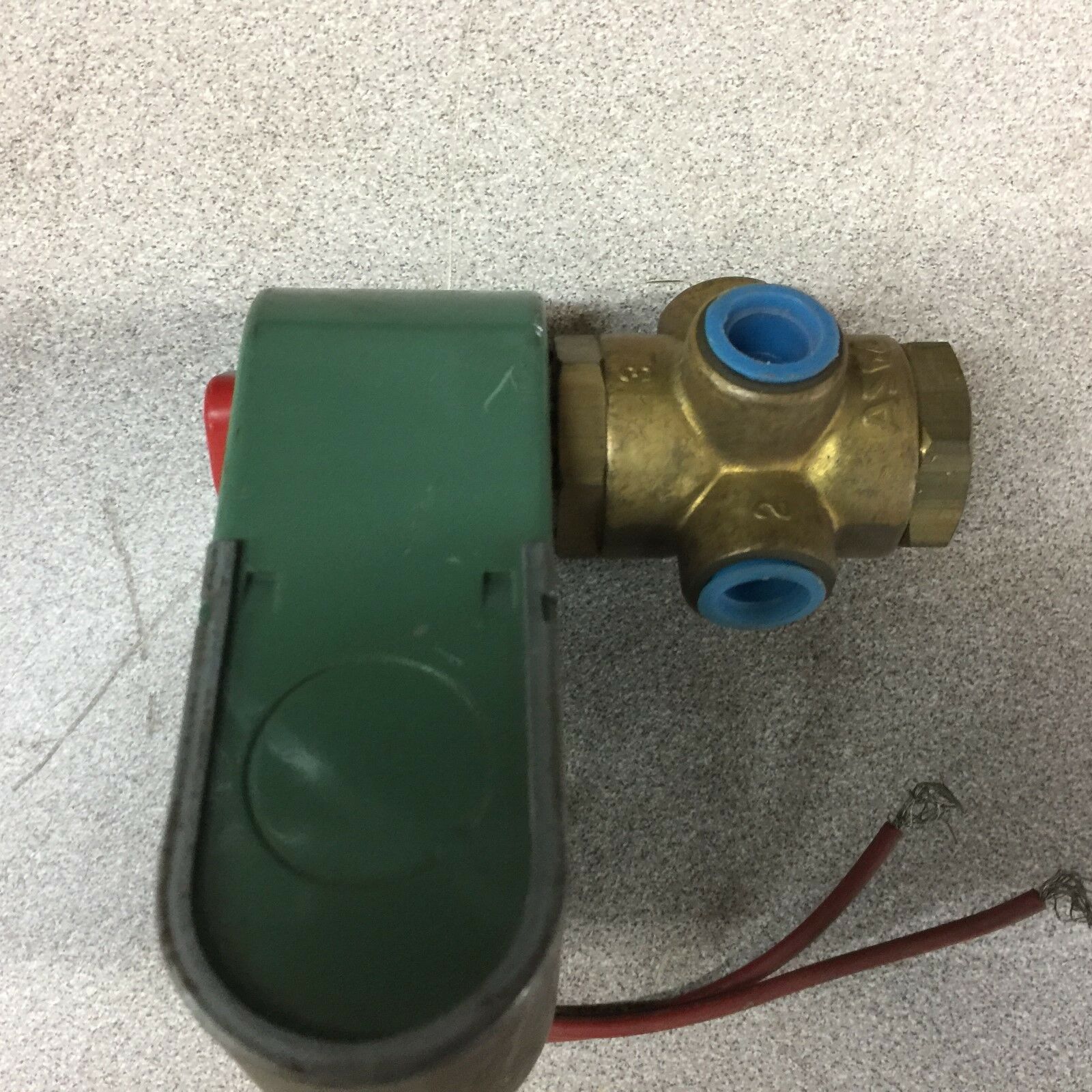 NEW NO BOX ASCO 1/4NPT 125PSI 120VAC SOLENOID VALVE JBTFT8320A19V