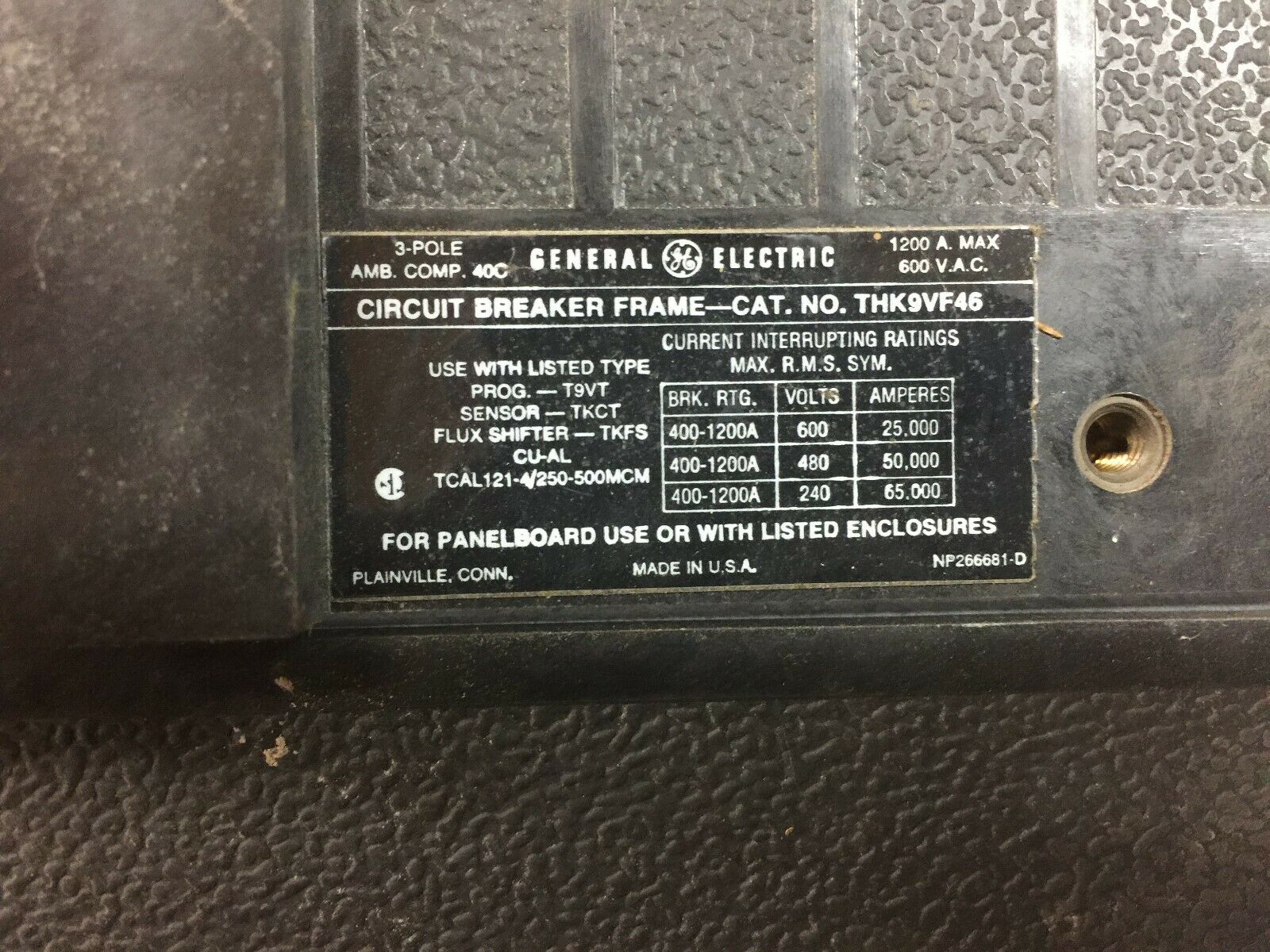 USED GE 800 AMP 3 POLE 600 VAC BREAKER WITH TKCD DRAWOUT SUBSTRUCTURE THK9VF46