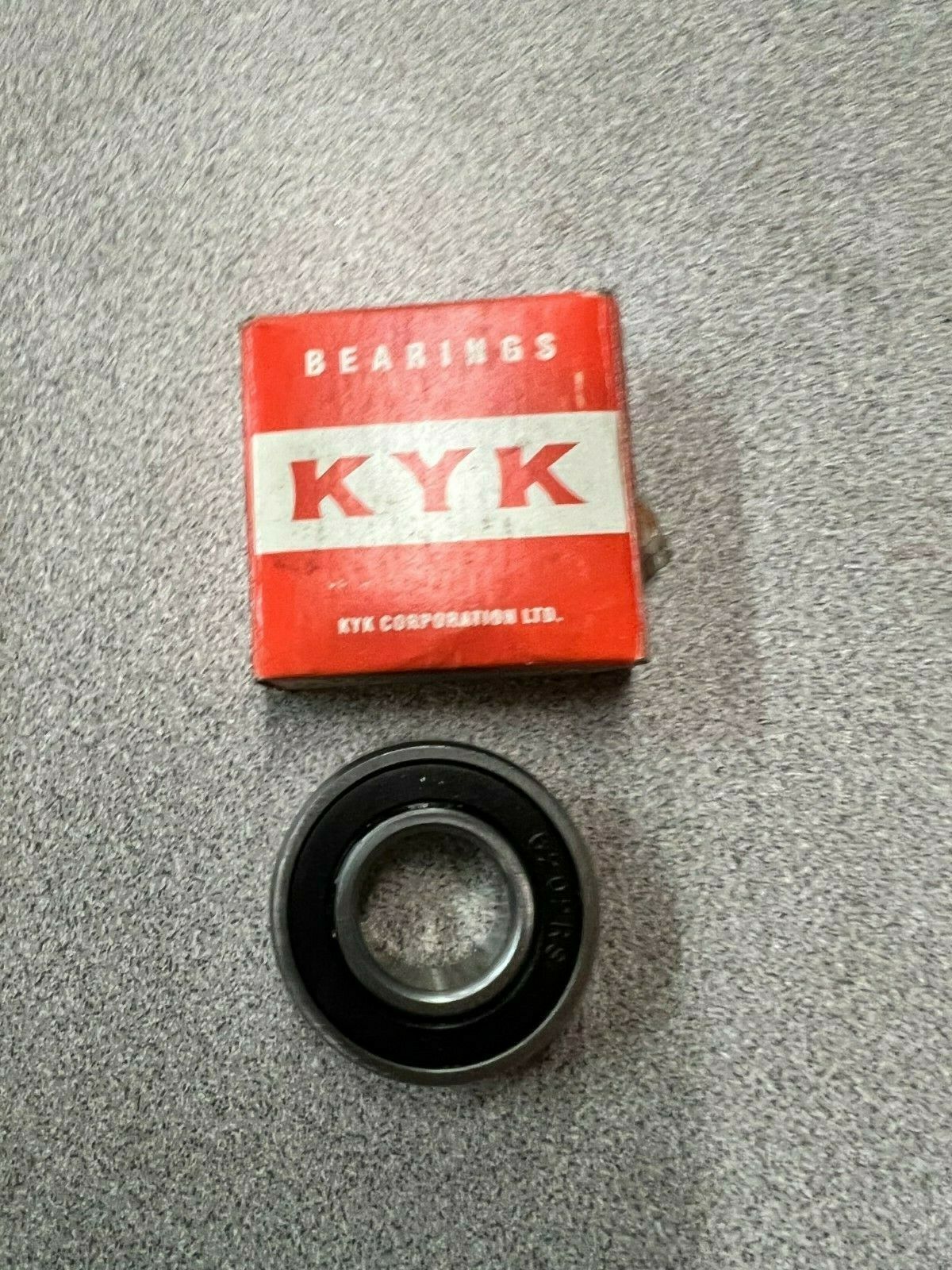 LOT OF 4 NEW IN BOX KYK 6202-2RSC316MSRI-2 6202-2RSC3 BALL BEARING 6202-2RS