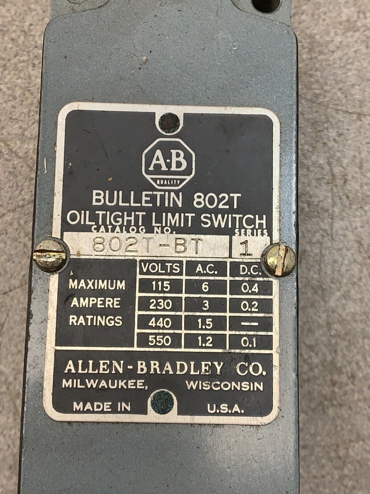 NEW NO BOX ALLEN-BRADLEY OILTIGHT LIMIT SWITCH 802T-BT SERIES 1